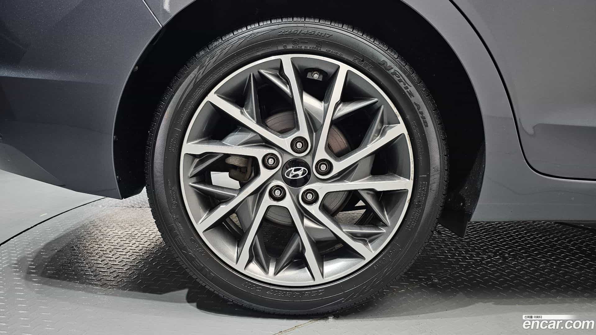 AVANTE Hyundai 2020.0-OUTER-005
