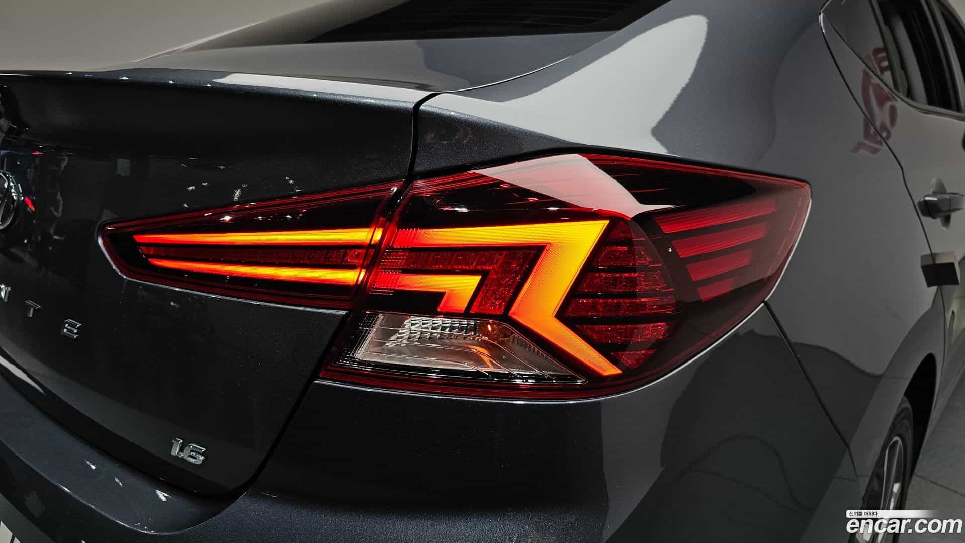 AVANTE Hyundai 2020.0-OUTER-033
