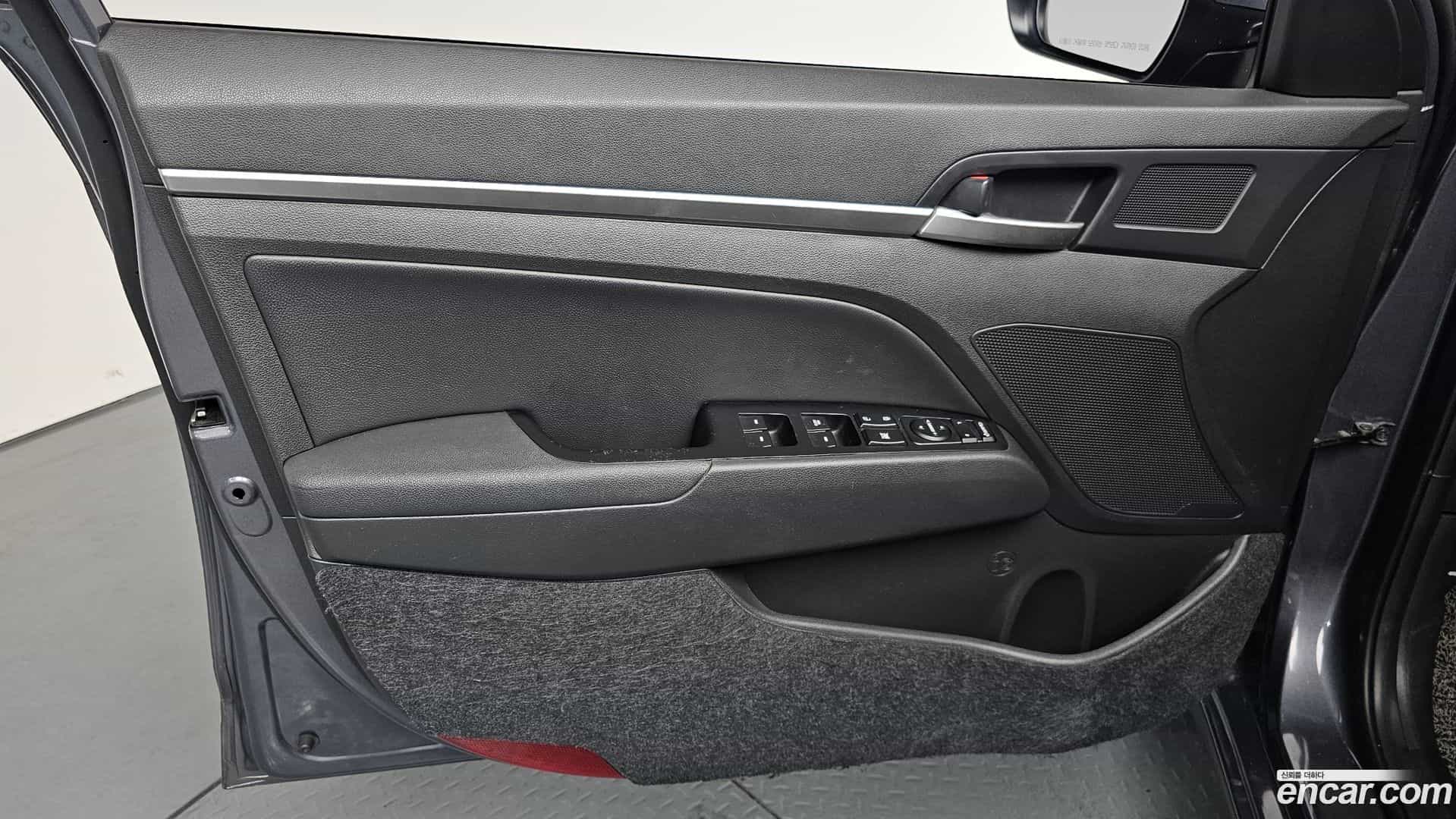 AVANTE Hyundai 2020.0-INNER-034