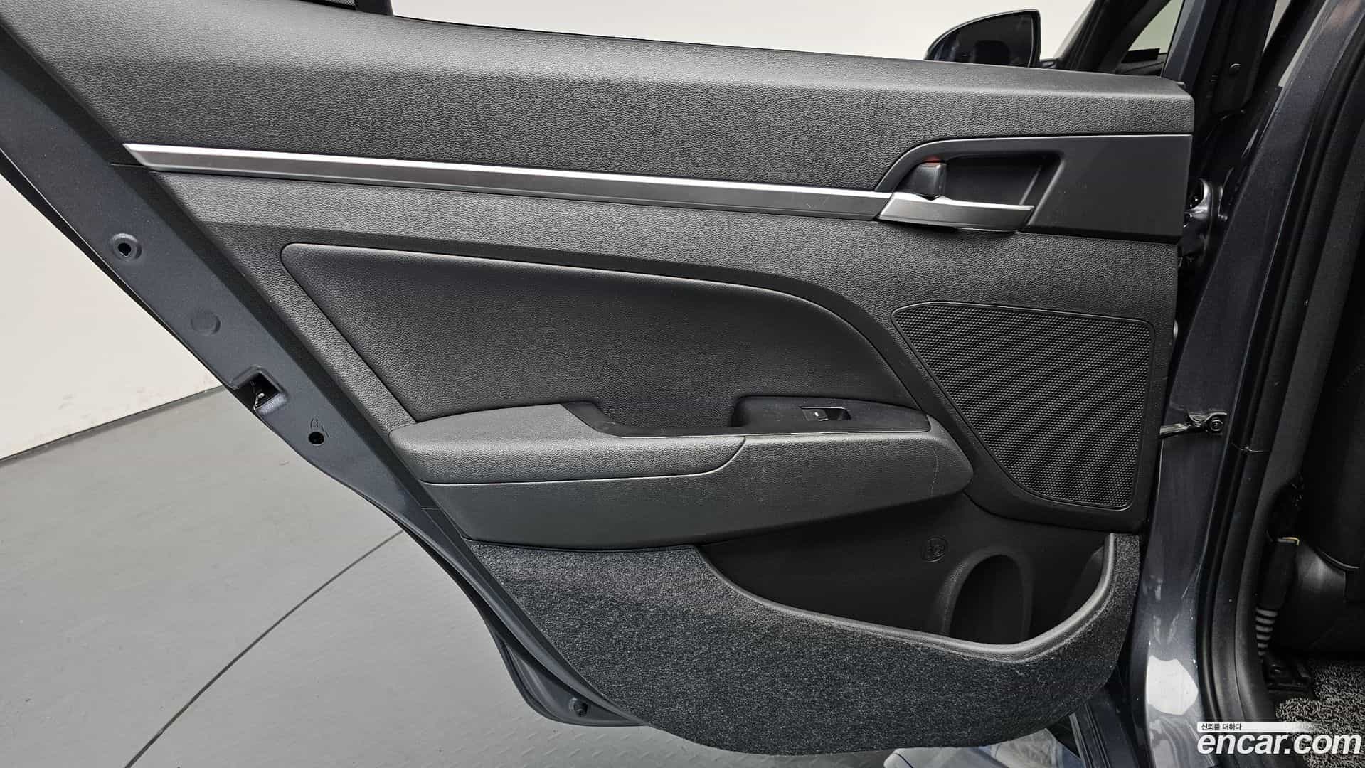 AVANTE Hyundai 2020.0-INNER-035