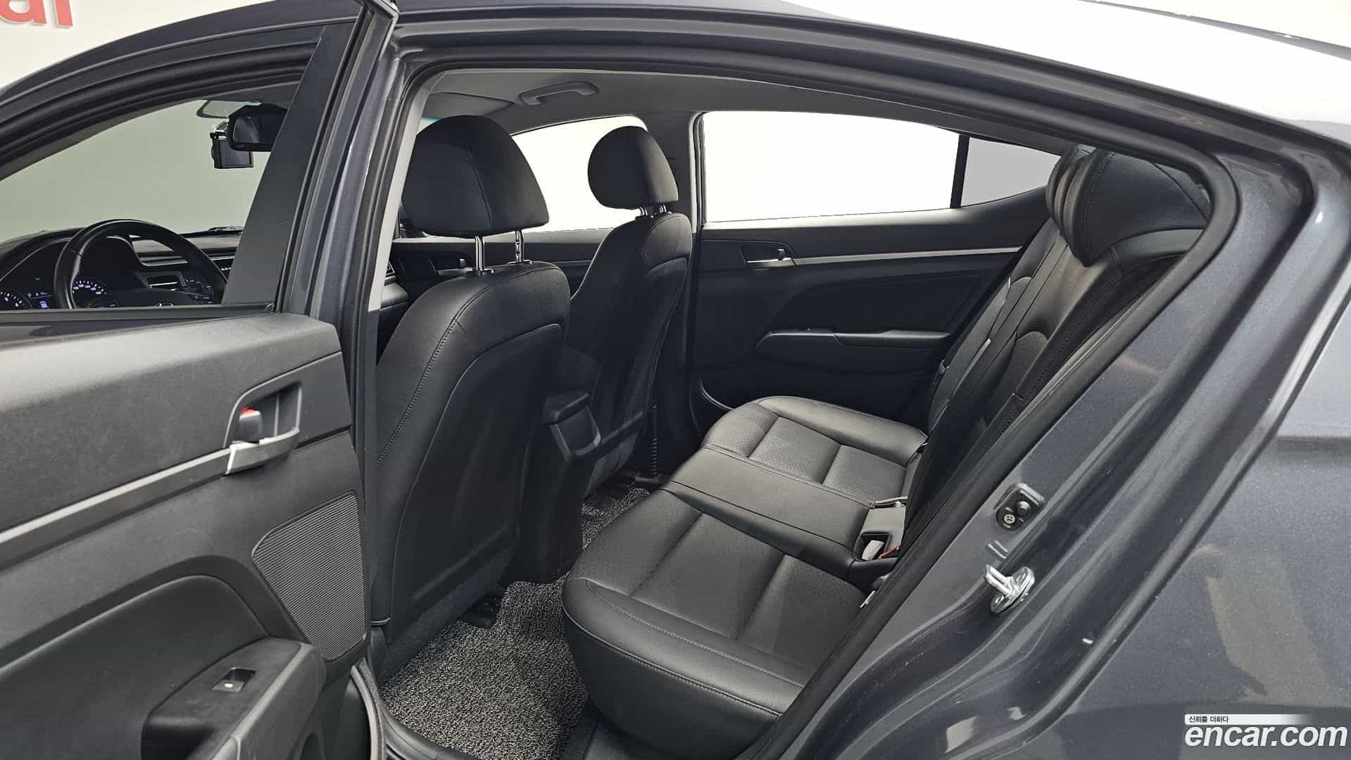 AVANTE Hyundai 2020.0-INNER-036