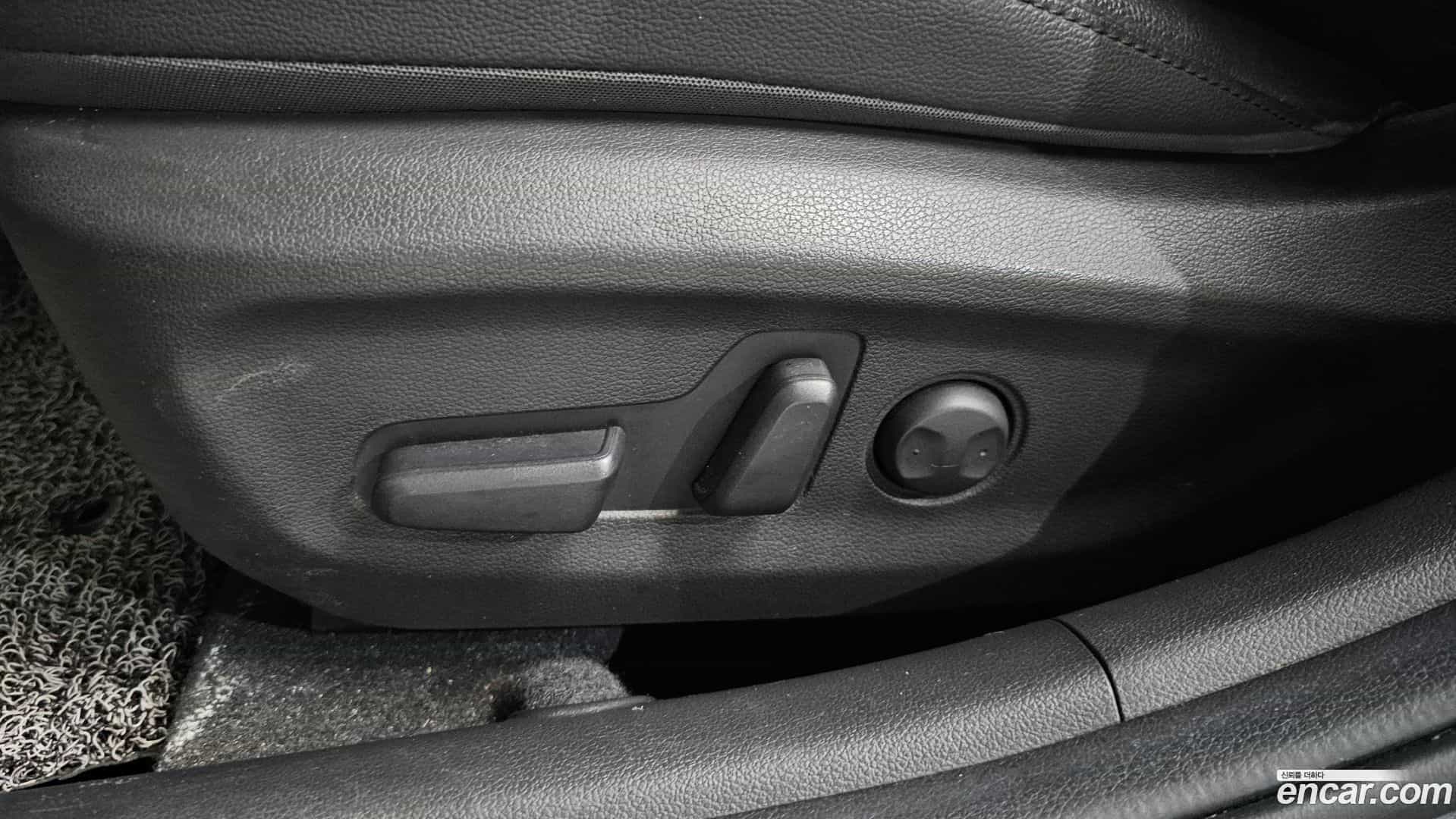 AVANTE Hyundai 2020.0-OPTION-042