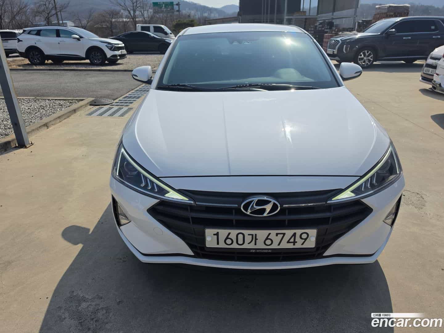 AVANTE Hyundai 2019.1-OUTER-001