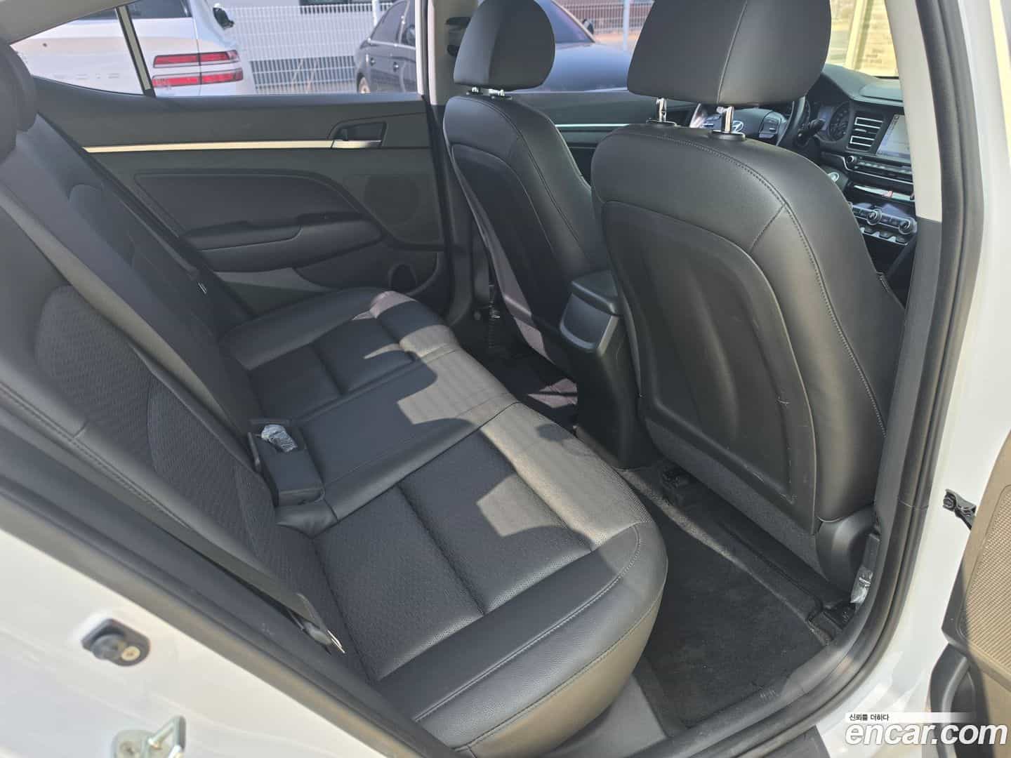 AVANTE Hyundai 2019.1-OPTION-016