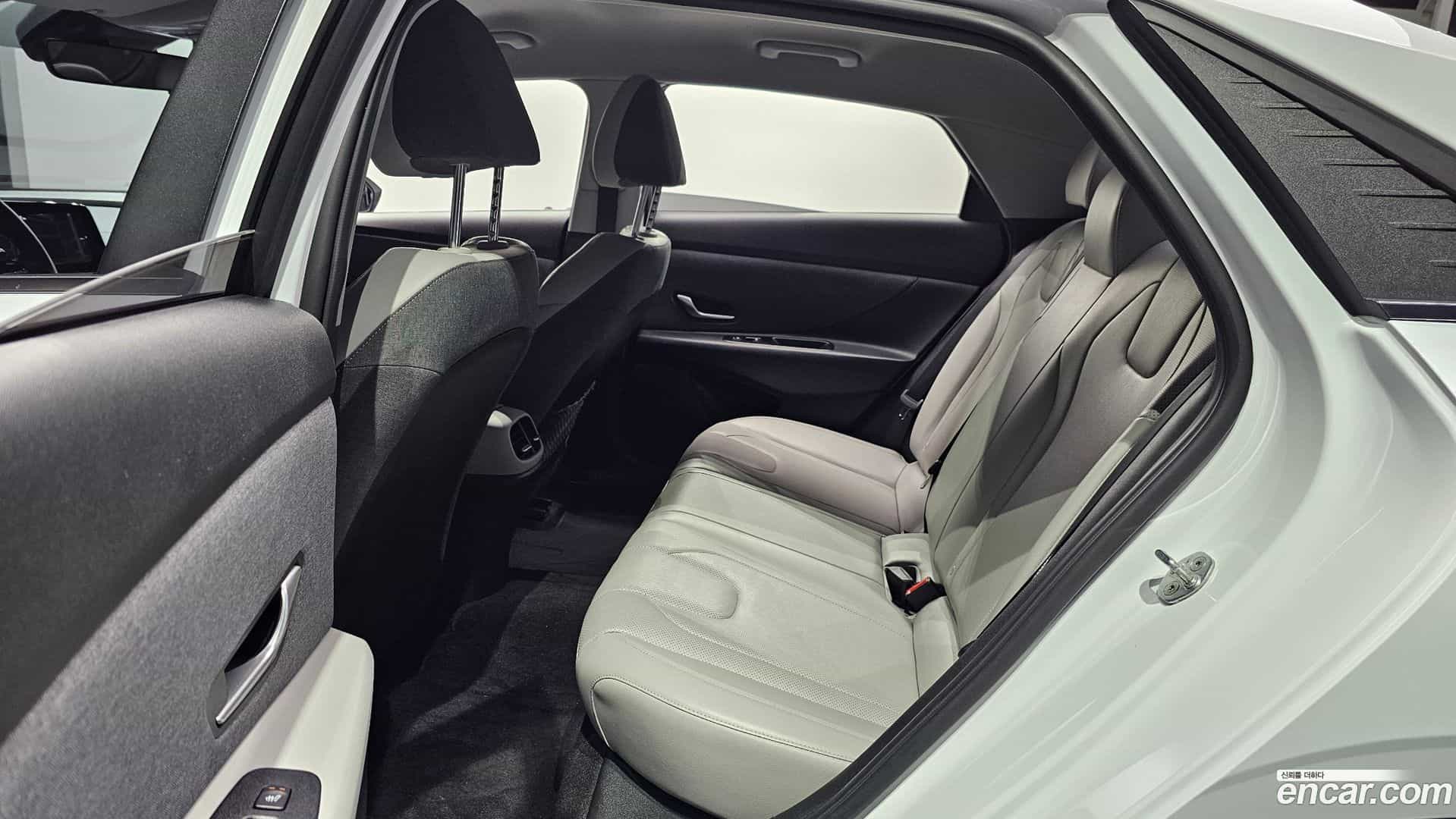AVANTE Hyundai 2021.8-OPTION-015