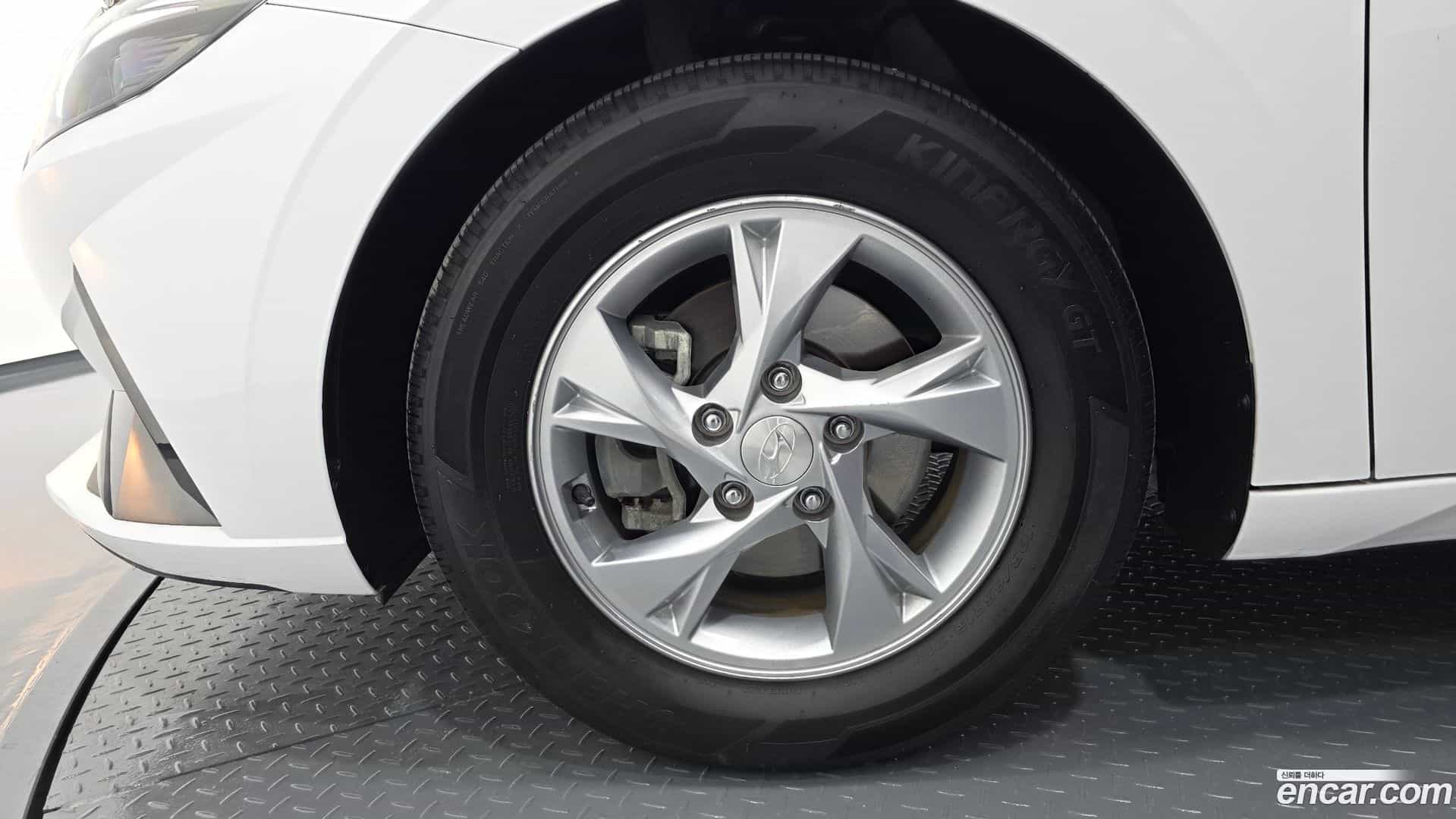 AVANTE Hyundai 2021.0-OUTER-005