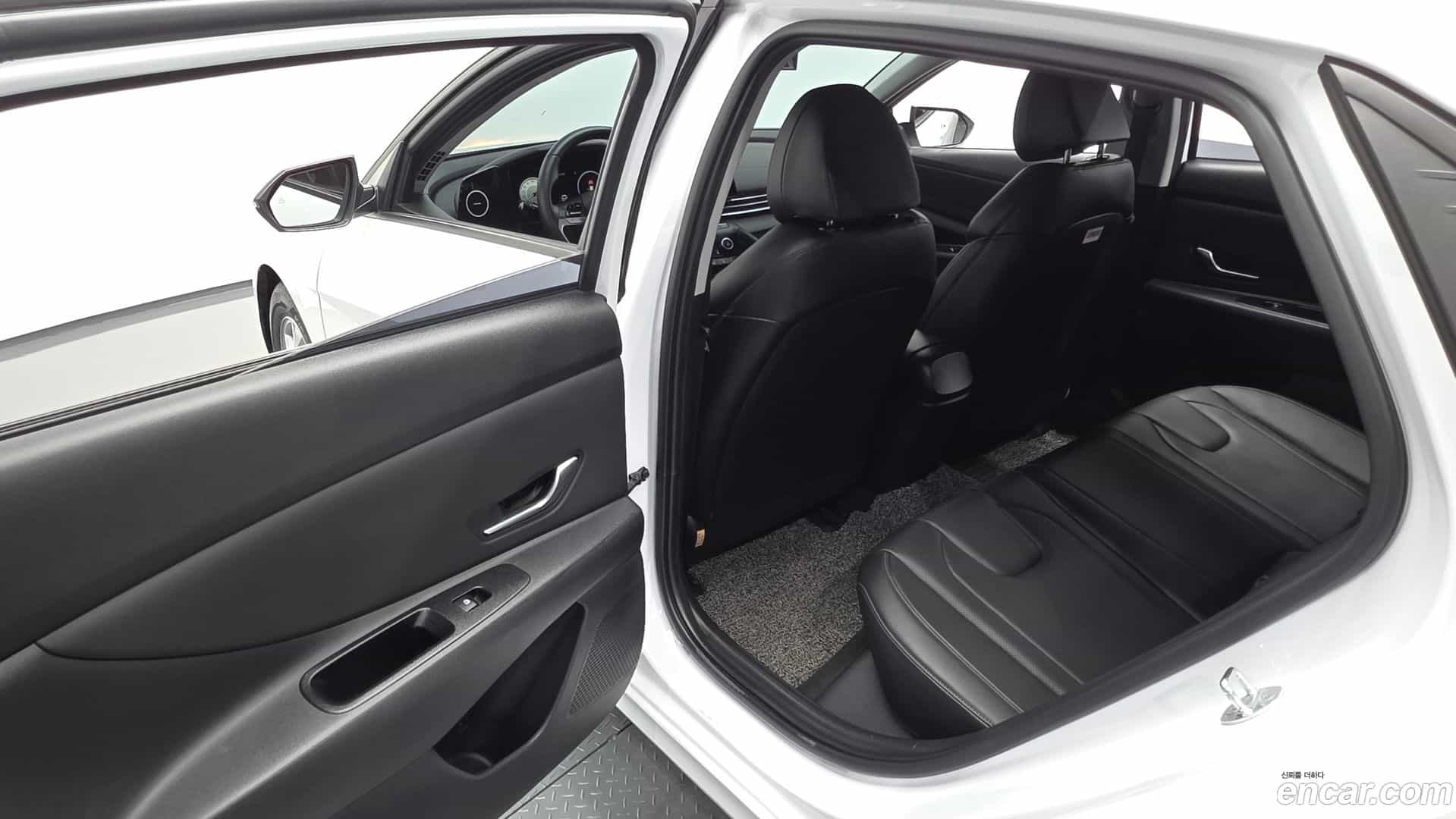 AVANTE Hyundai 2021.0-OPTION-015