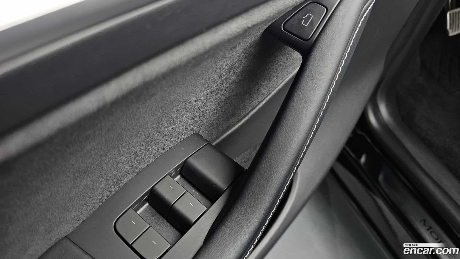 Model Y Tesla 2024.2-OPTION-024