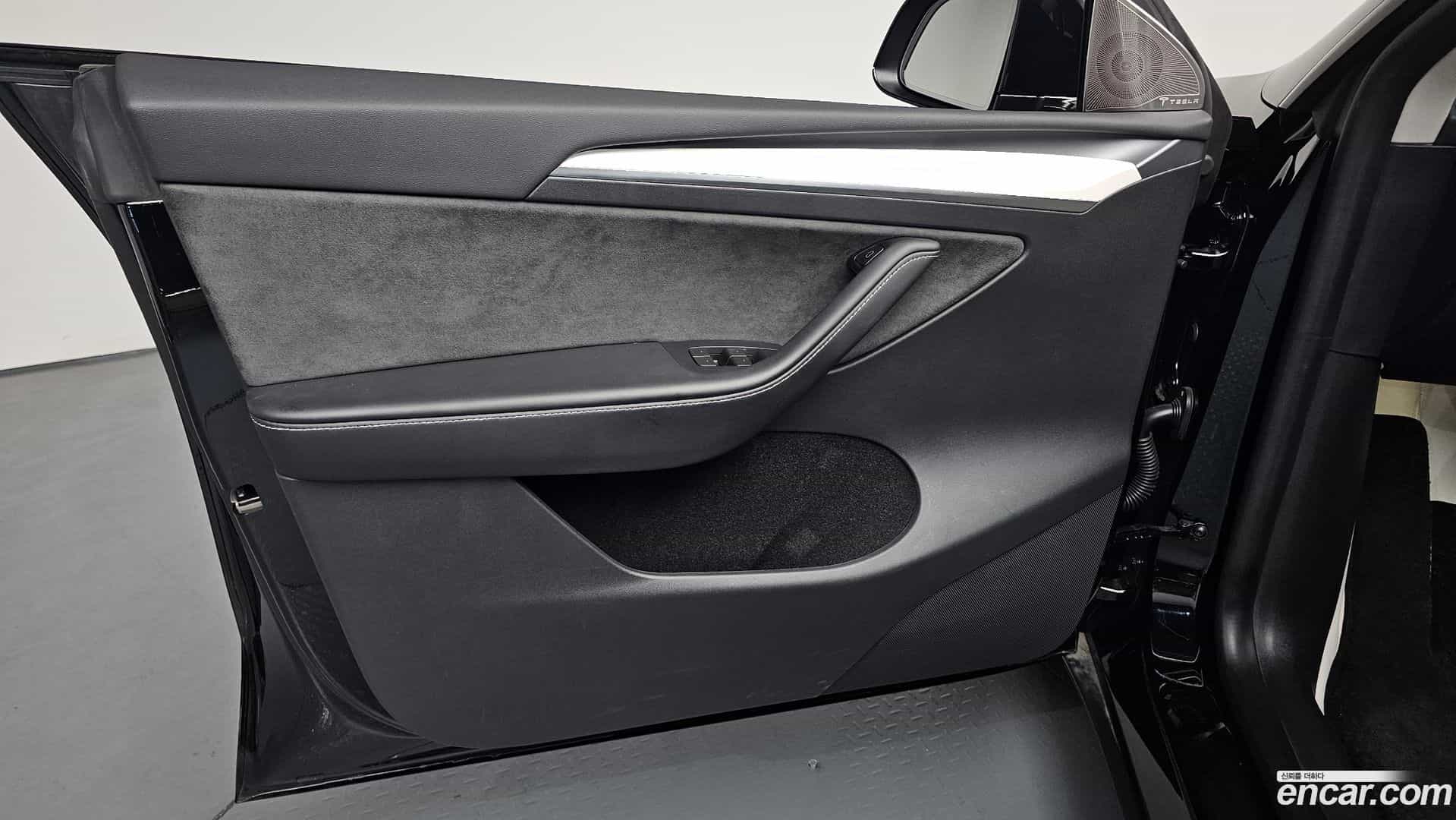 Model Y Tesla 2024.2-INNER-034