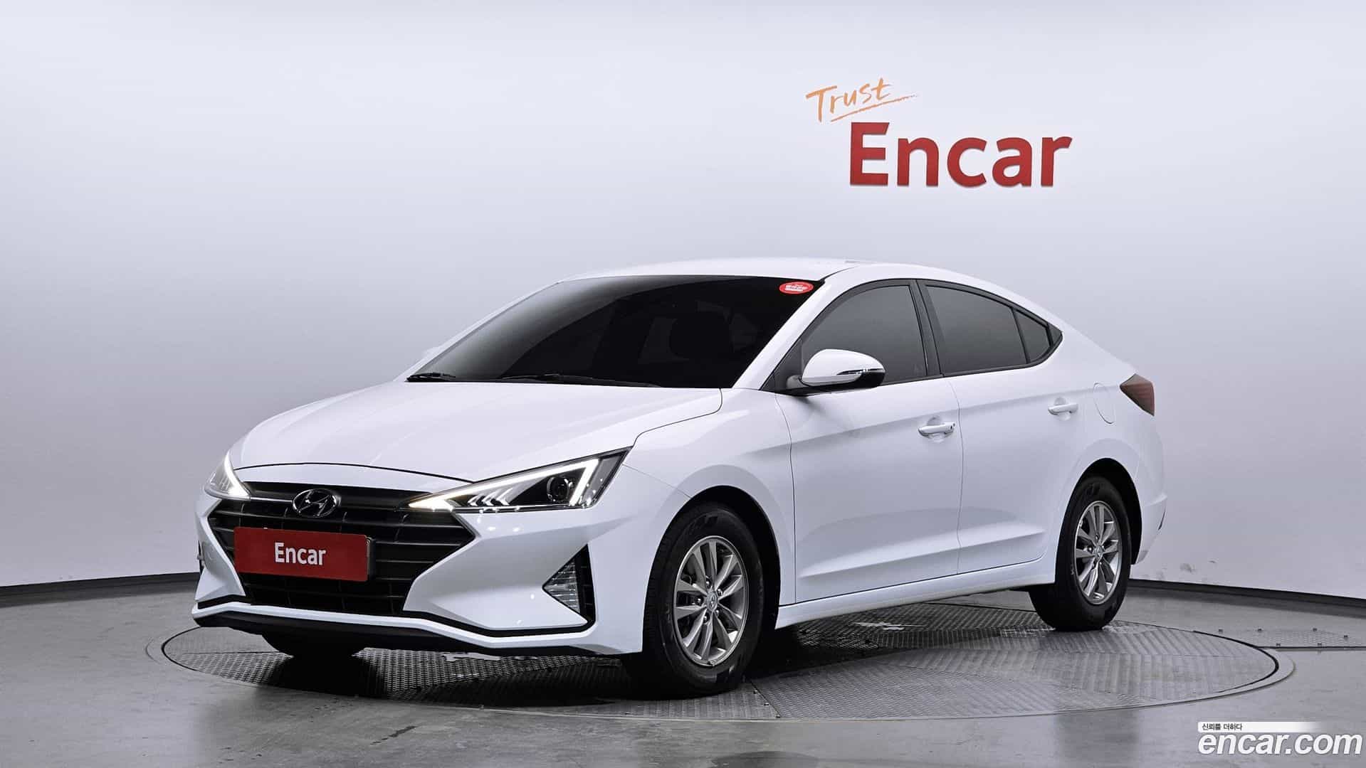 AVANTE Hyundai 2019.6-OUTER-001