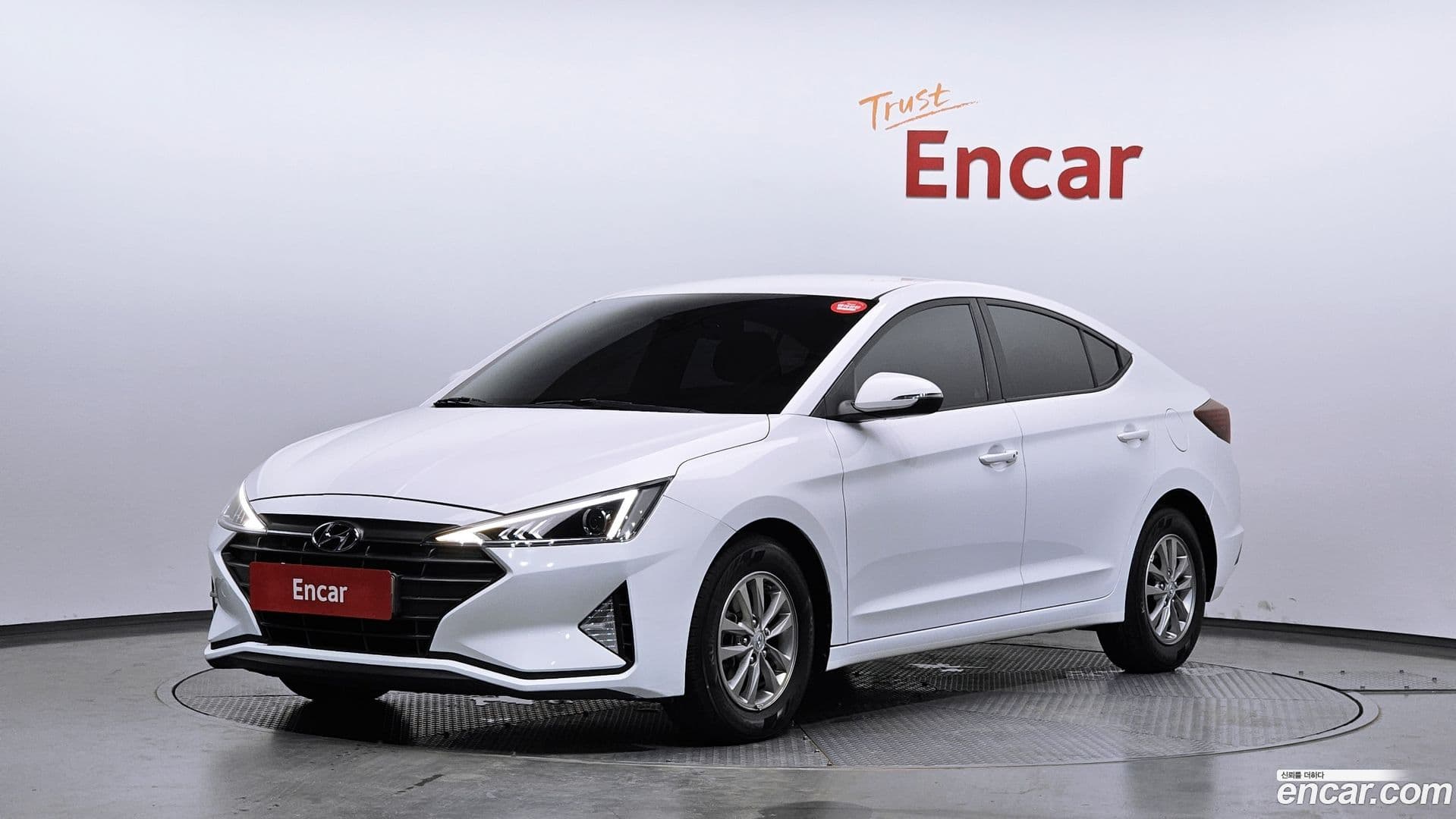 Main__Slider__Photo:AVANTE Hyundai 2019.6-0