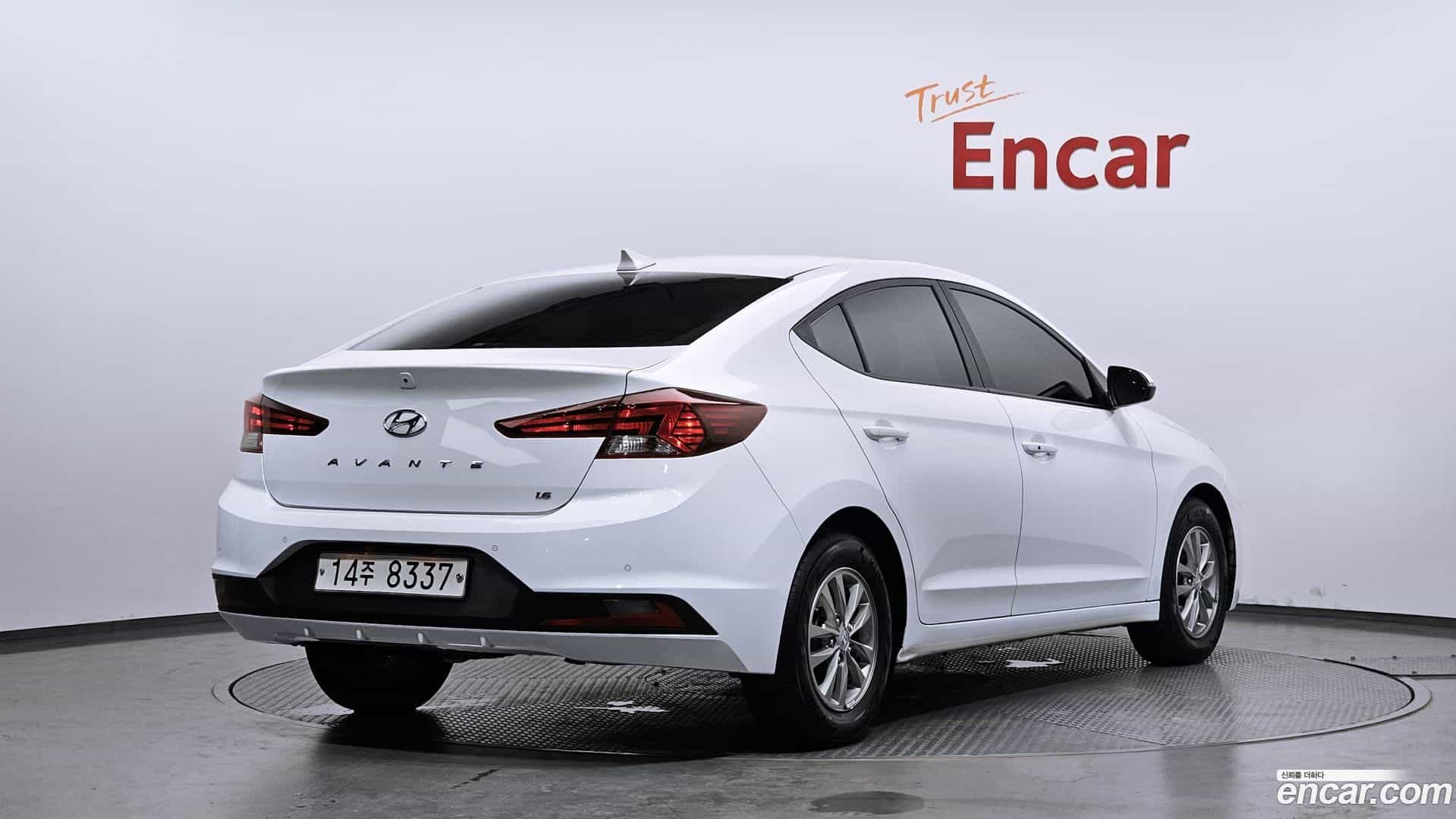 AVANTE Hyundai 2019.6-OUTER-002