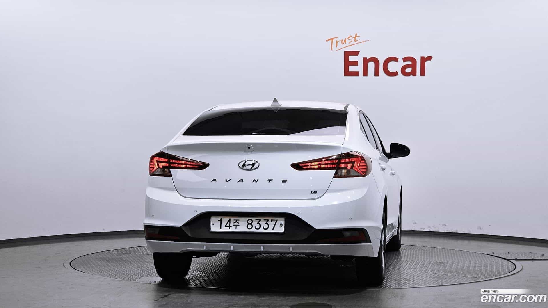 AVANTE Hyundai 2019.6-OUTER-004