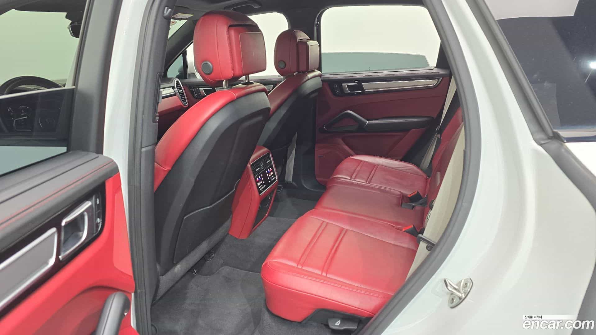 Cayenne Porsche 2022.11-OPTION-015