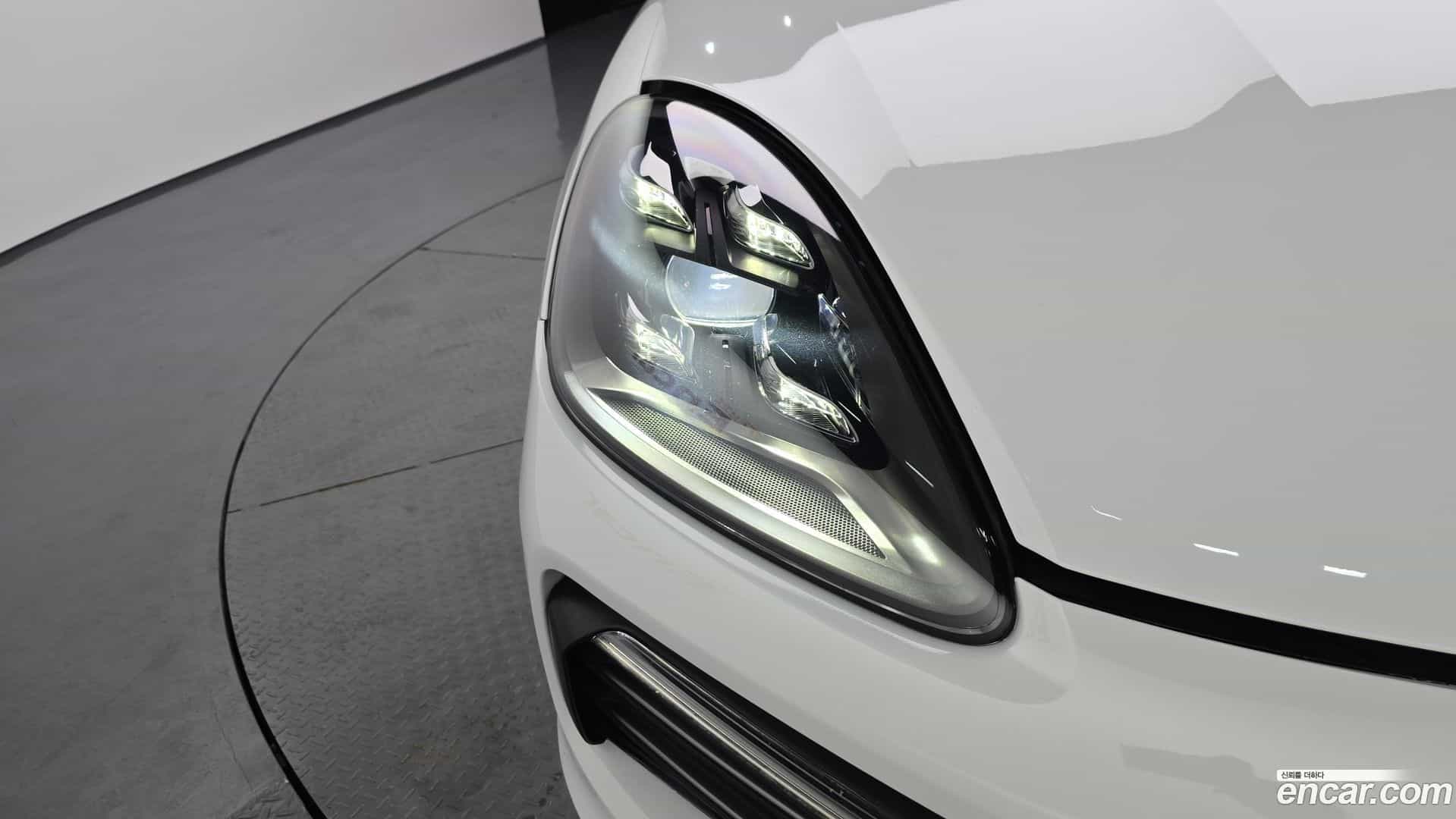 Cayenne Porsche 2022.11-OUTER-032