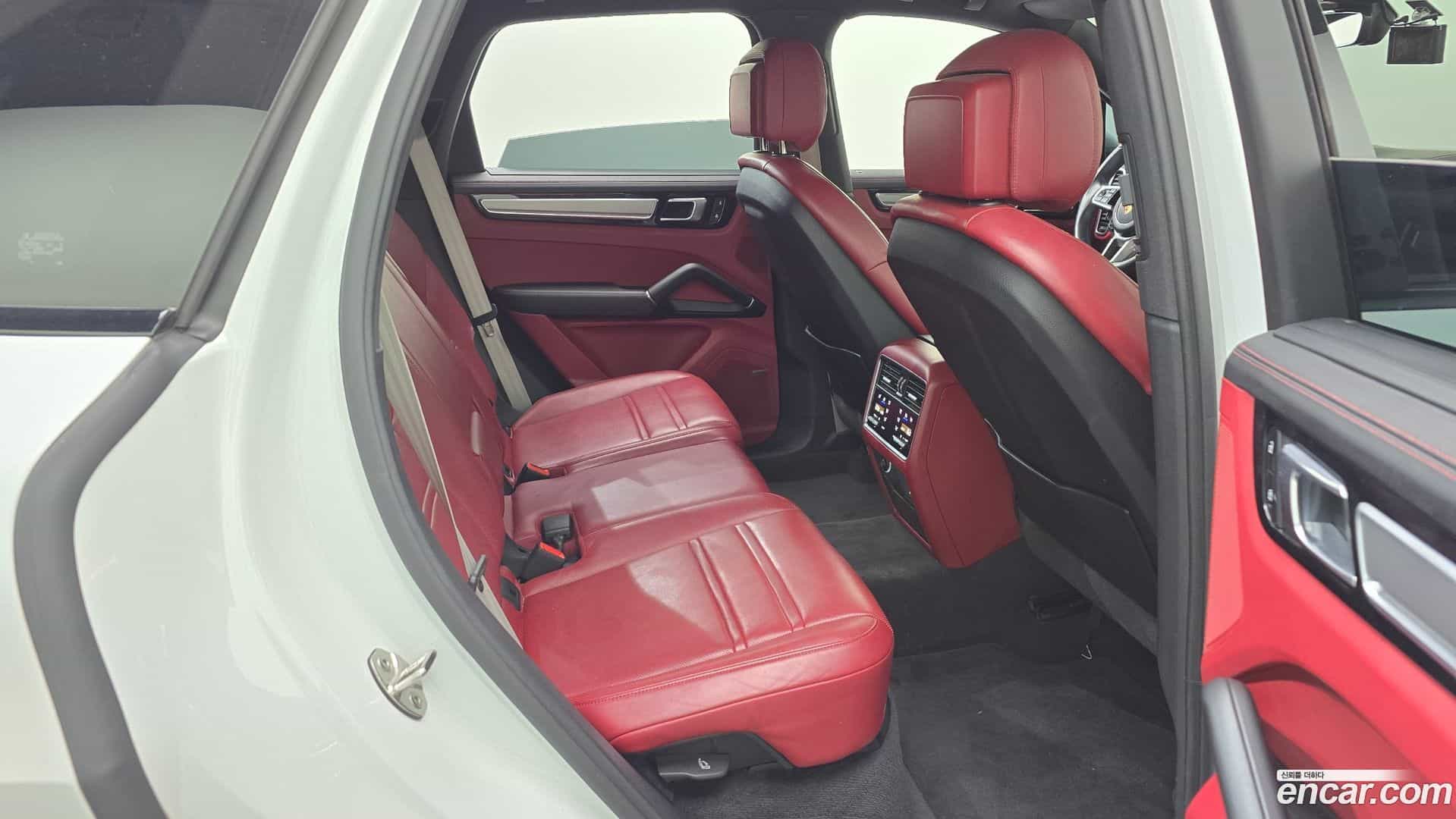 Cayenne Porsche 2022.11-OPTION-042