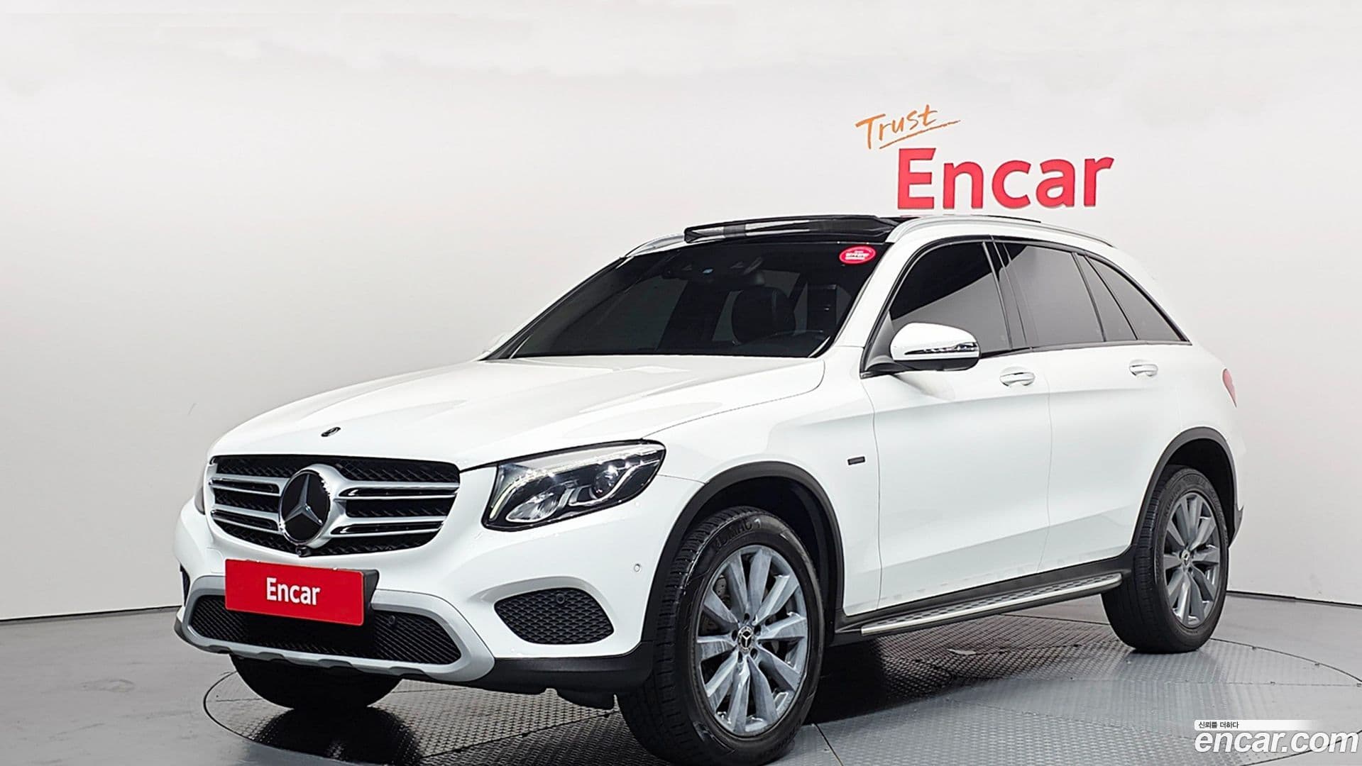 Main__Slider__Photo:GLC-Class Mercedes-Benz 2019.0-0
