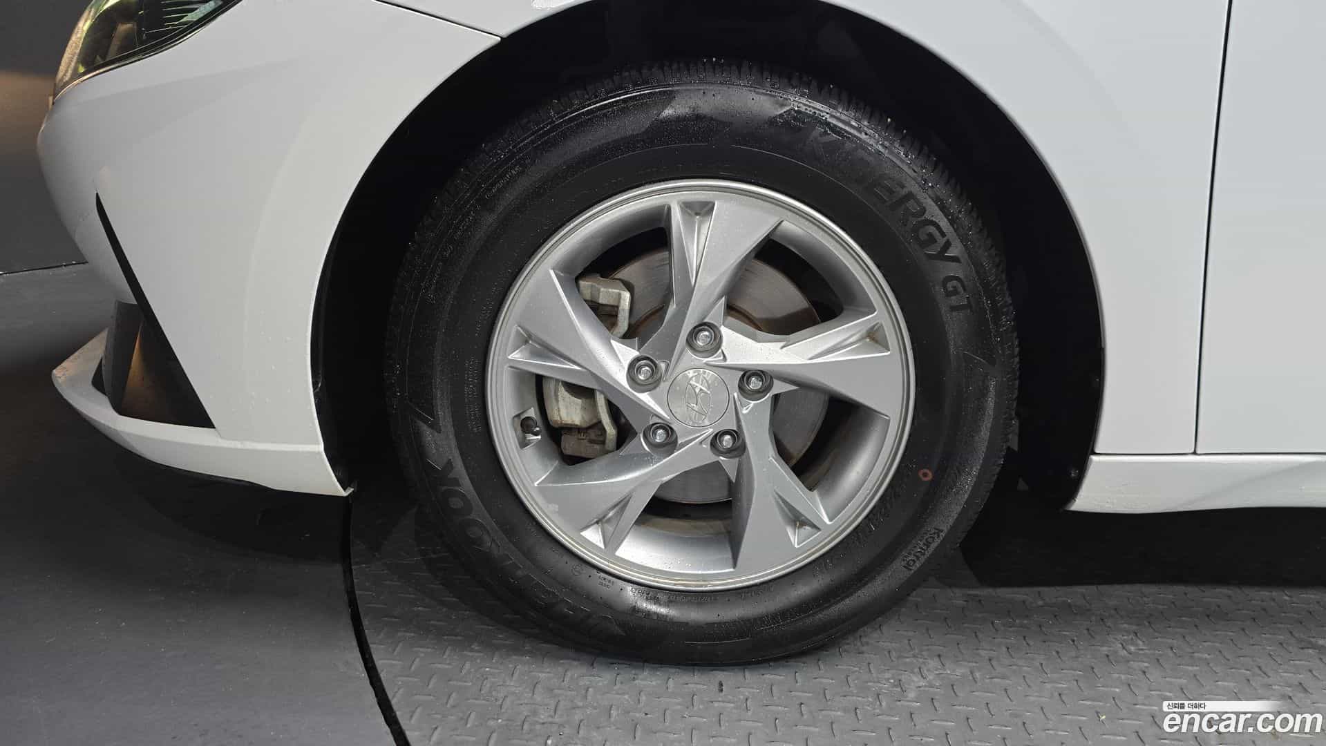 AVANTE Hyundai 2022.2-OUTER-005