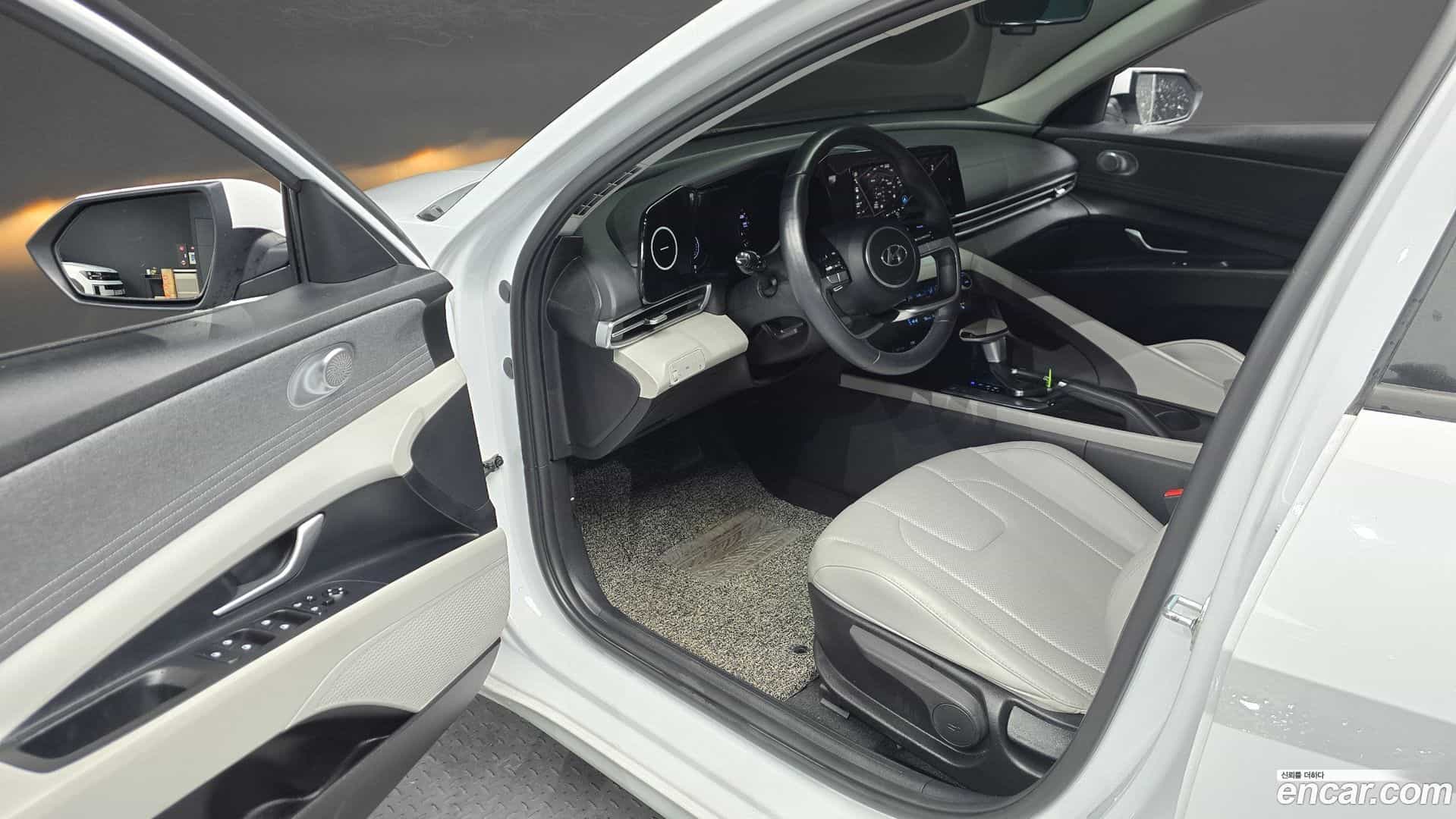 AVANTE Hyundai 2022.2-INNER-010