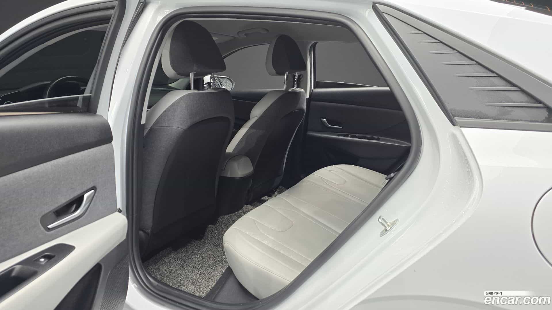 AVANTE Hyundai 2022.2-OPTION-015