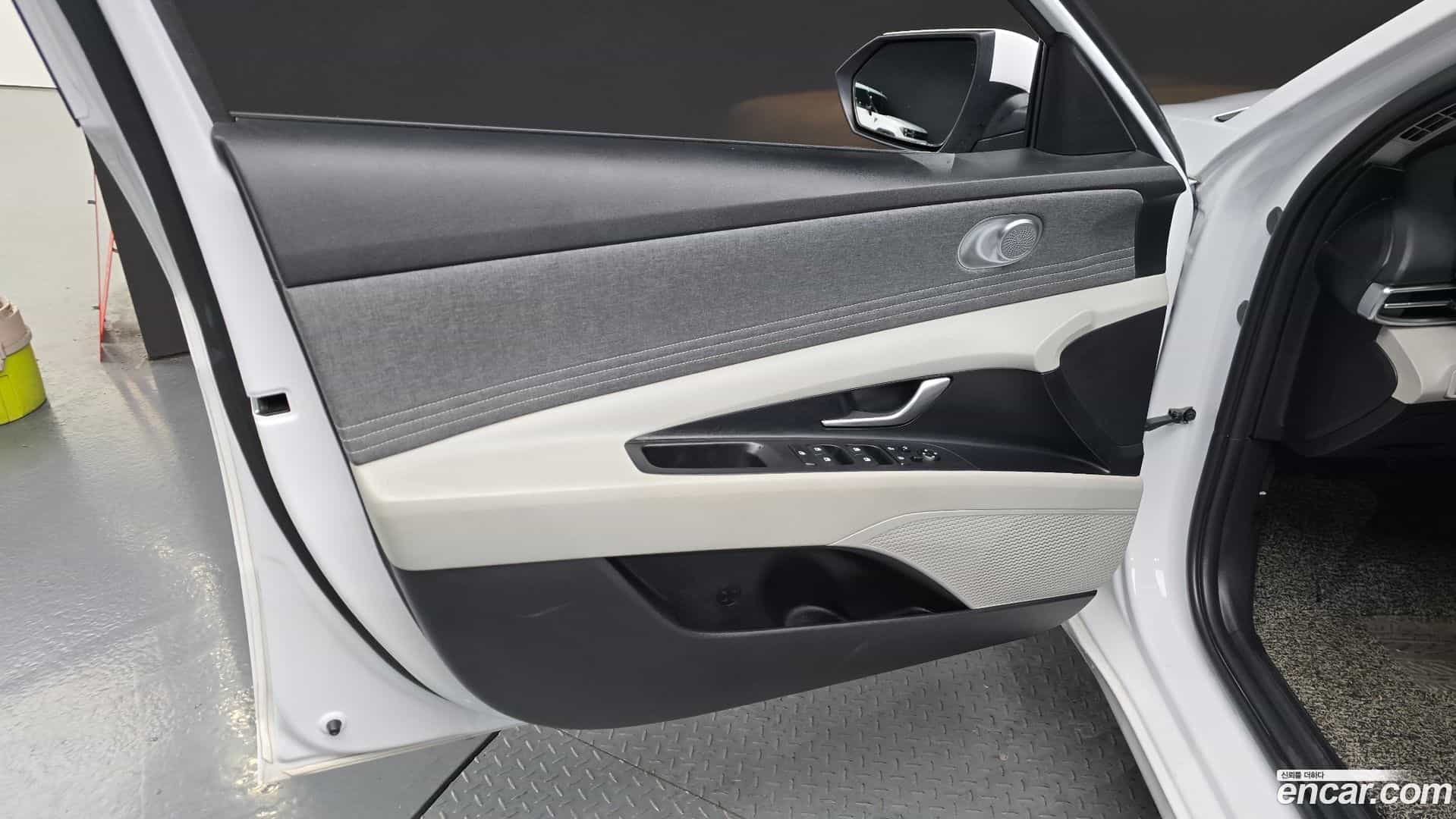 AVANTE Hyundai 2022.2-INNER-034