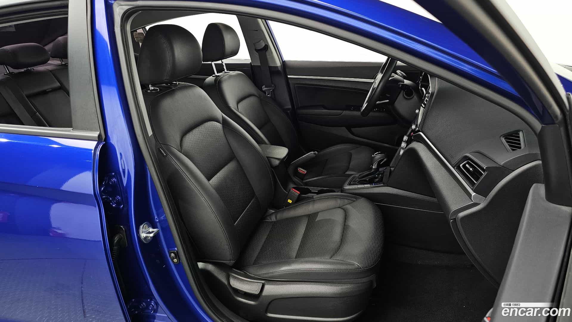 AVANTE Hyundai 2019.4-OPTION-015