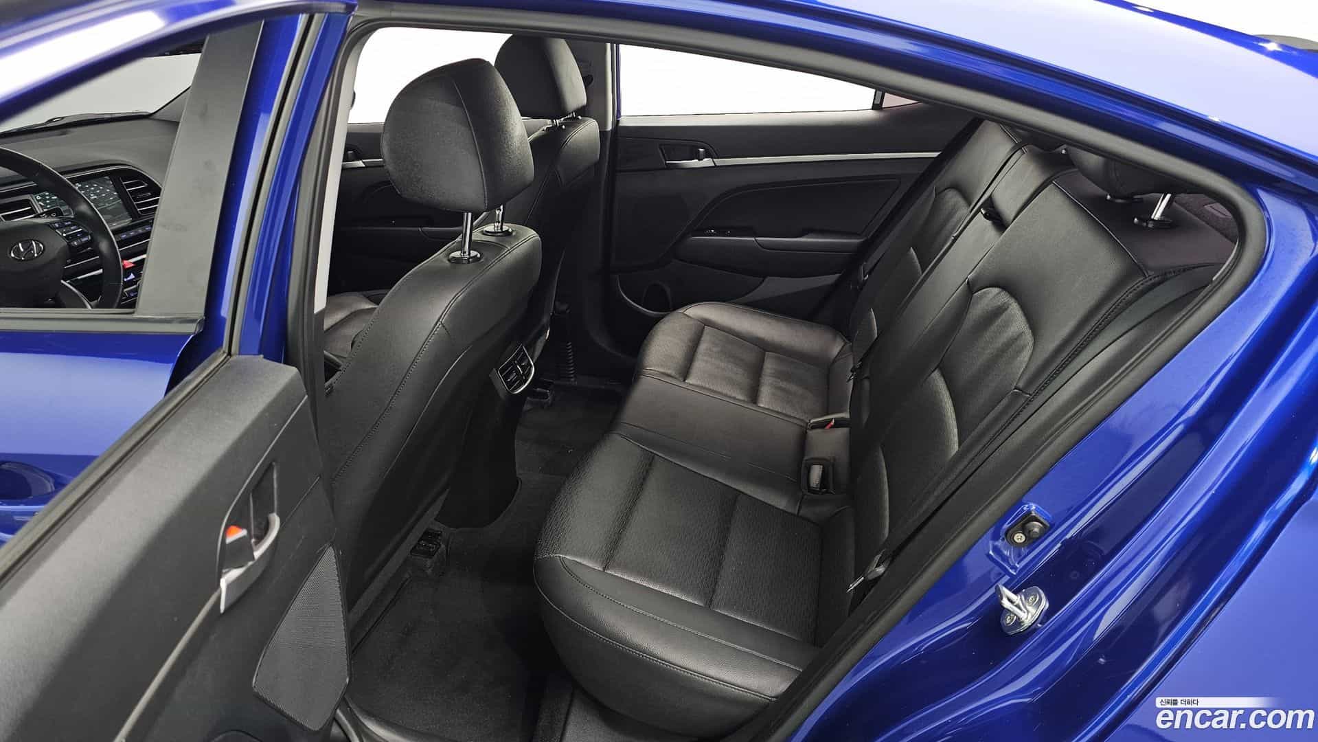 AVANTE Hyundai 2019.4-INNER-036
