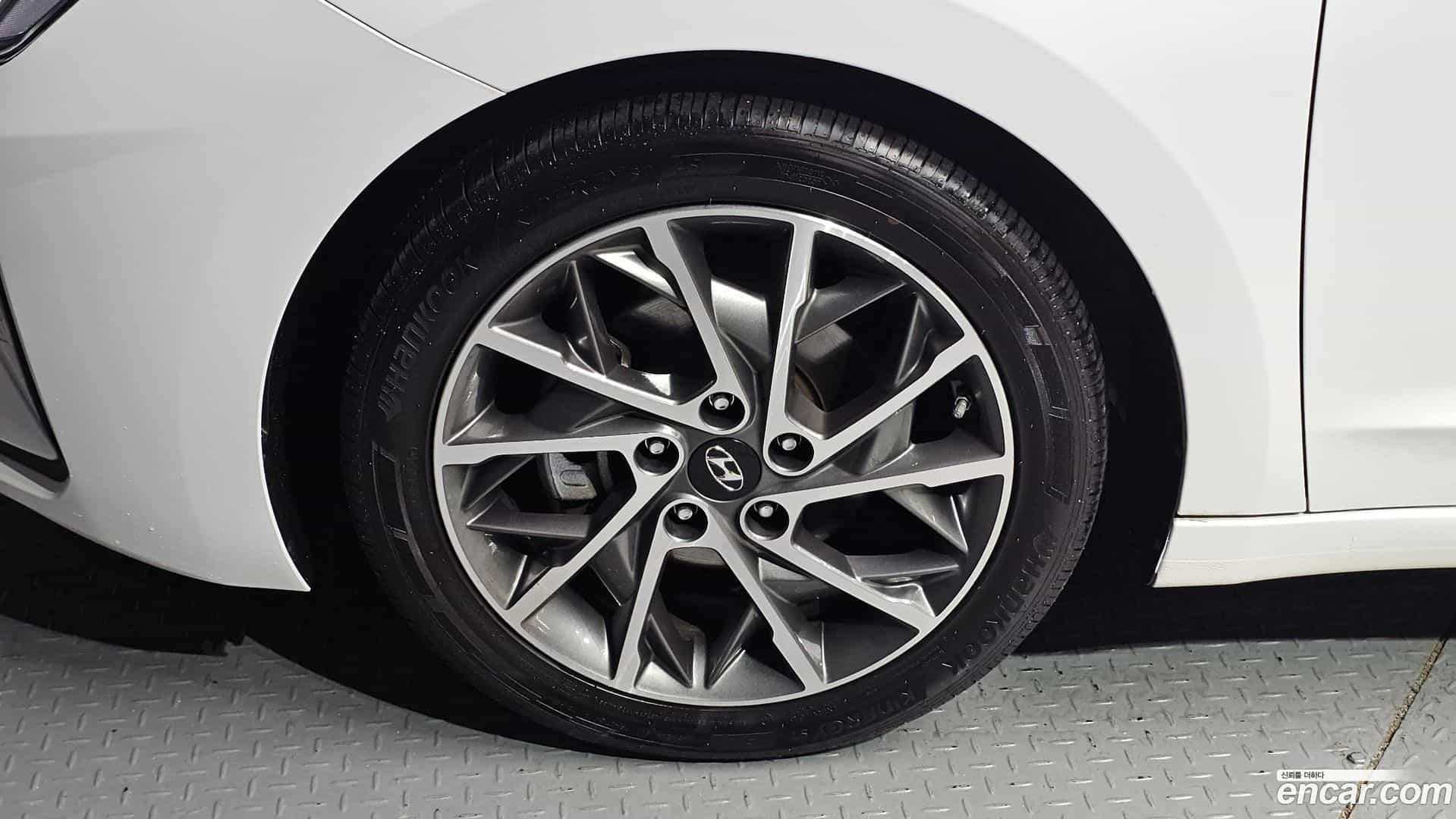 AVANTE Hyundai 2019.10-OUTER-005