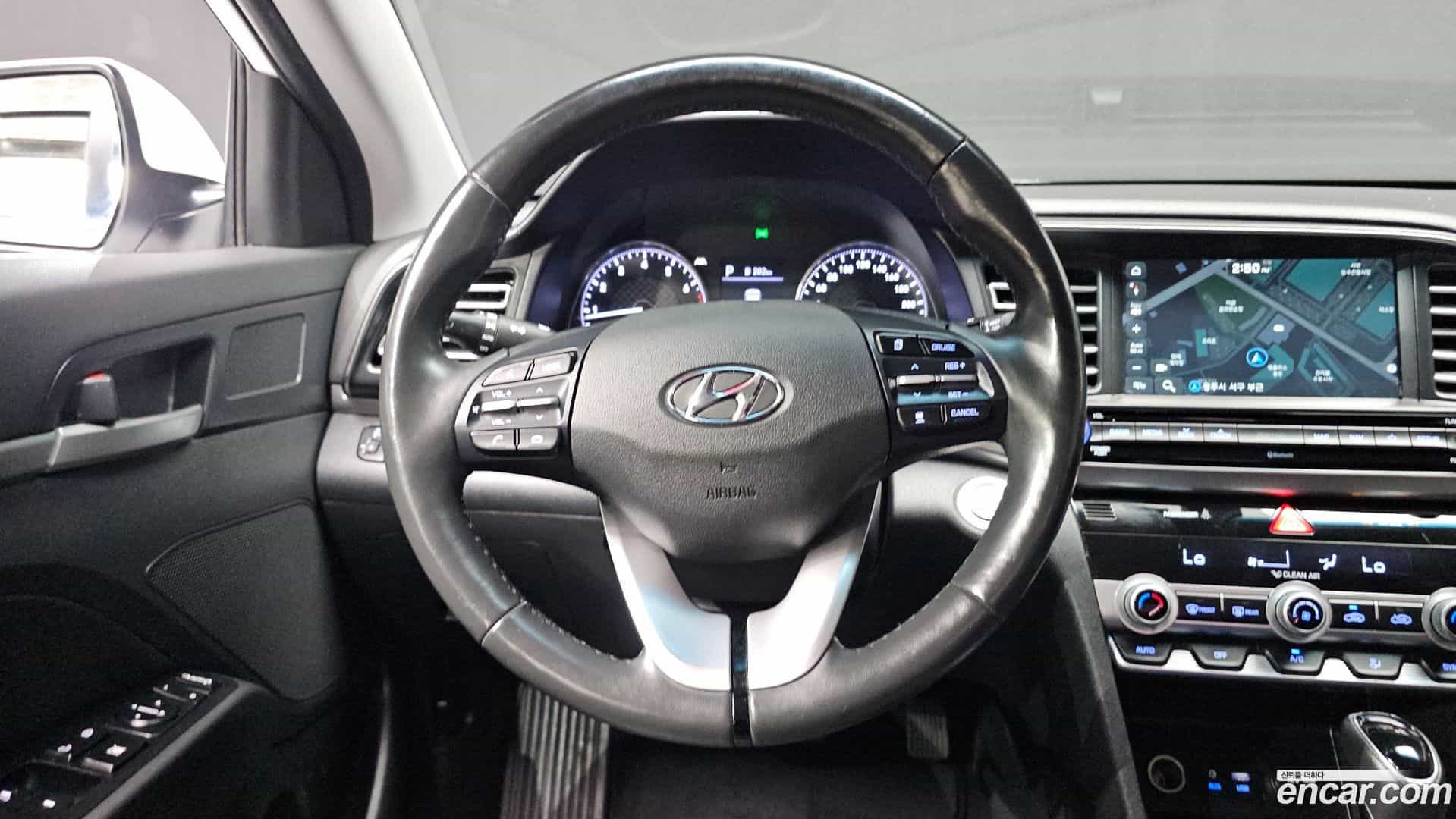 AVANTE Hyundai 2019.10-OPTION-015