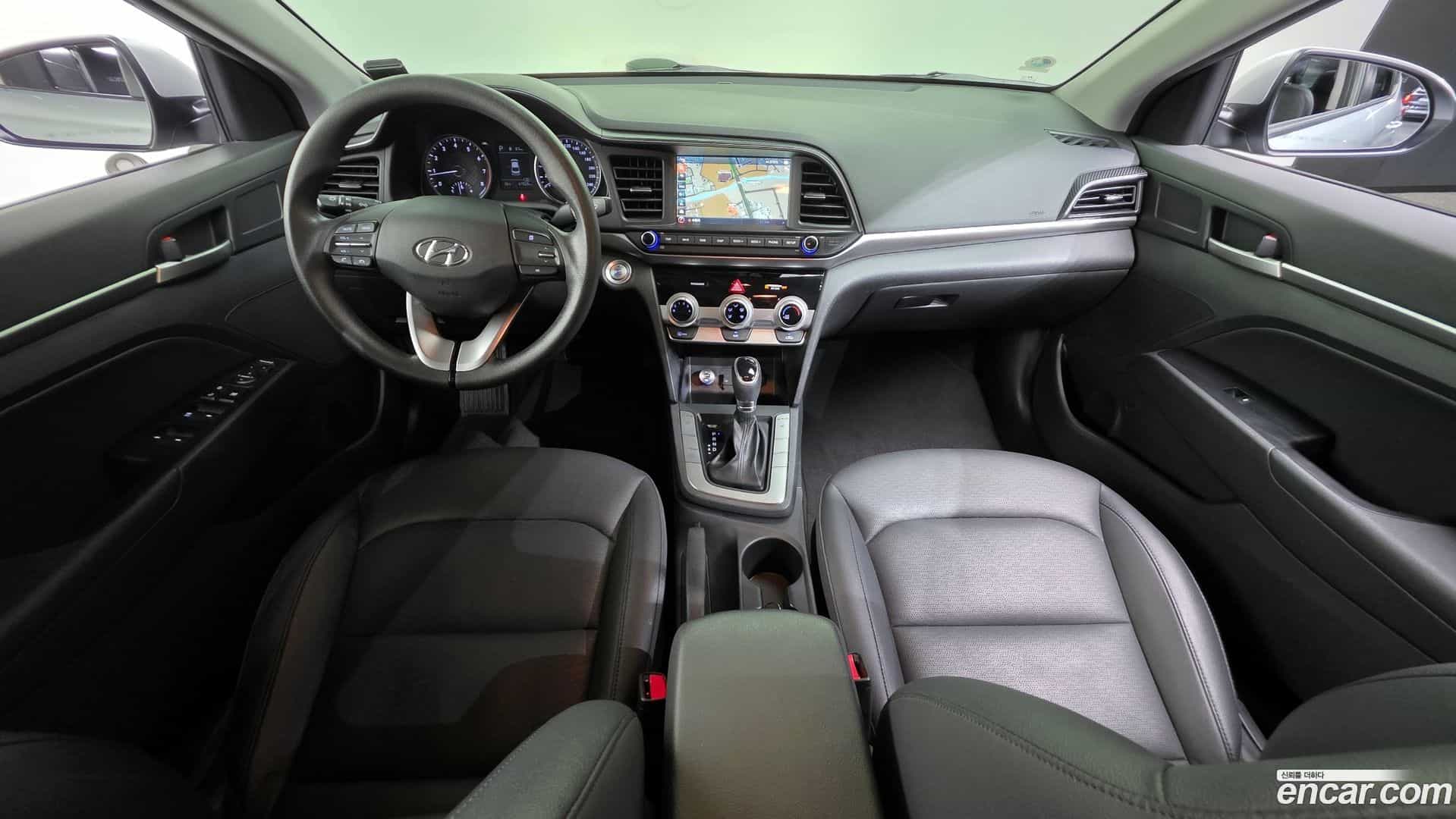 AVANTE Hyundai 2020.2-INNER-007