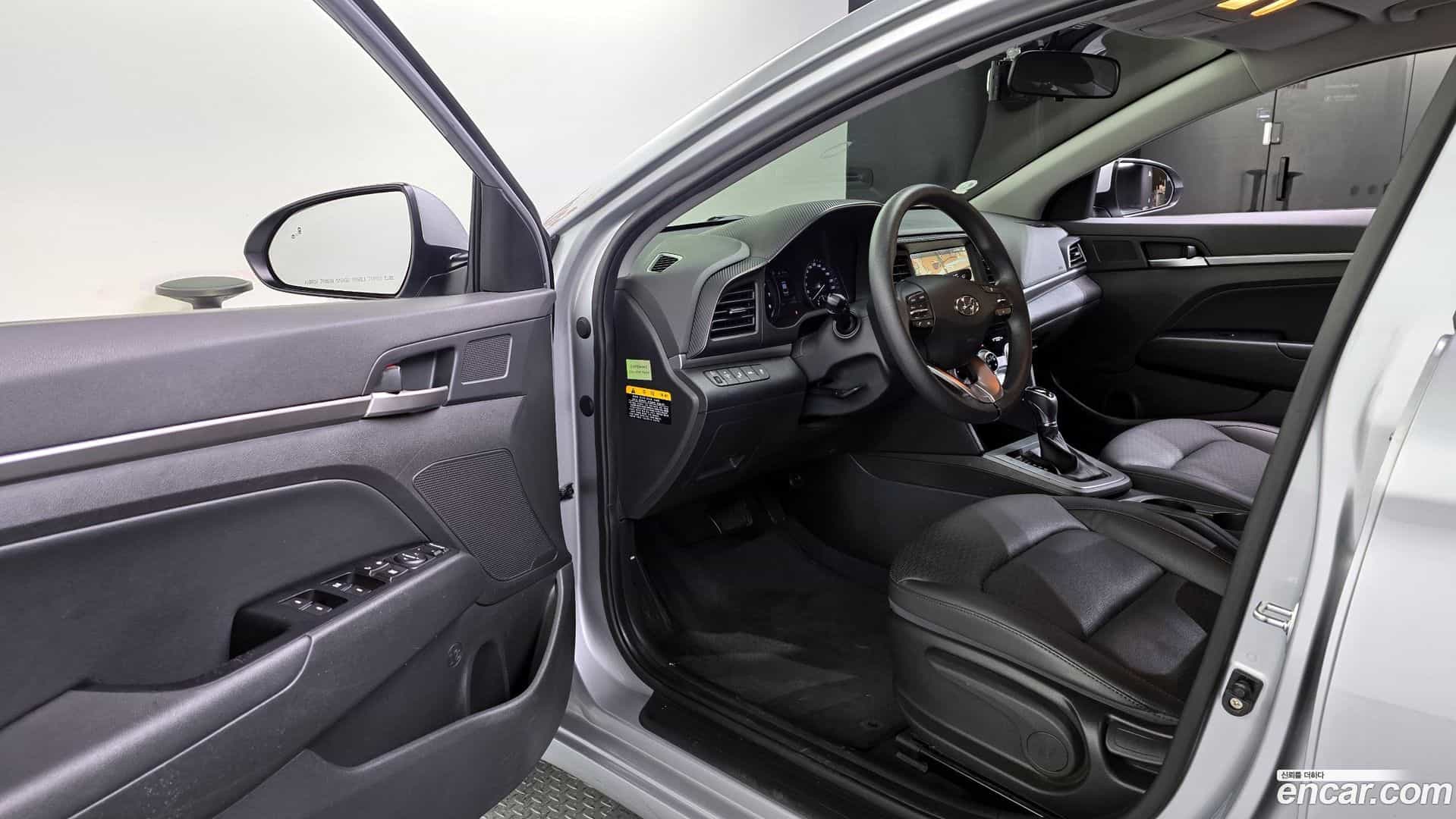 AVANTE Hyundai 2020.2-INNER-010