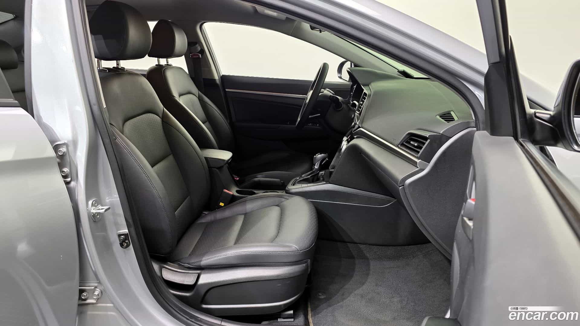 AVANTE Hyundai 2020.2-OPTION-015