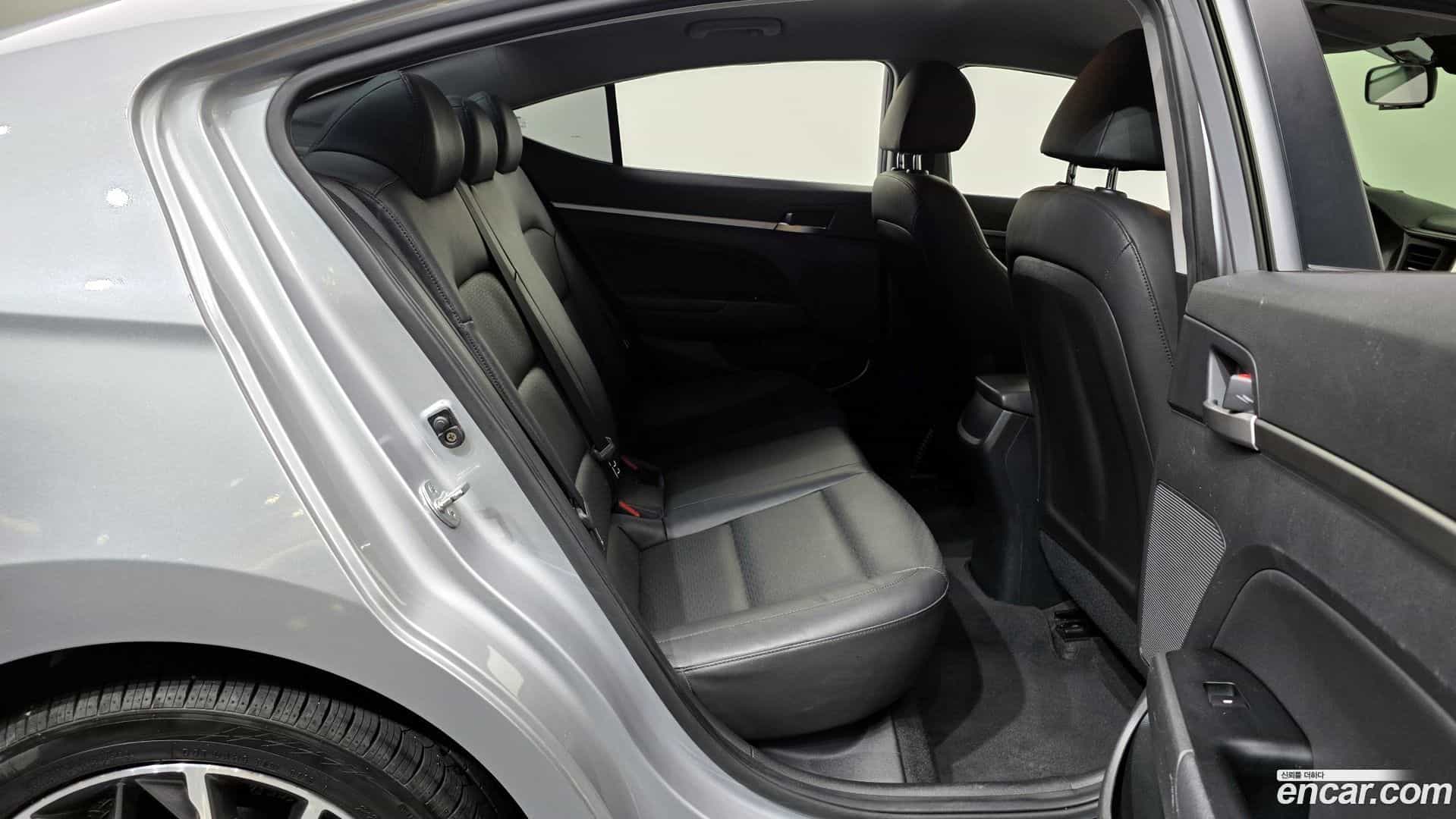 AVANTE Hyundai 2020.2-OPTION-016
