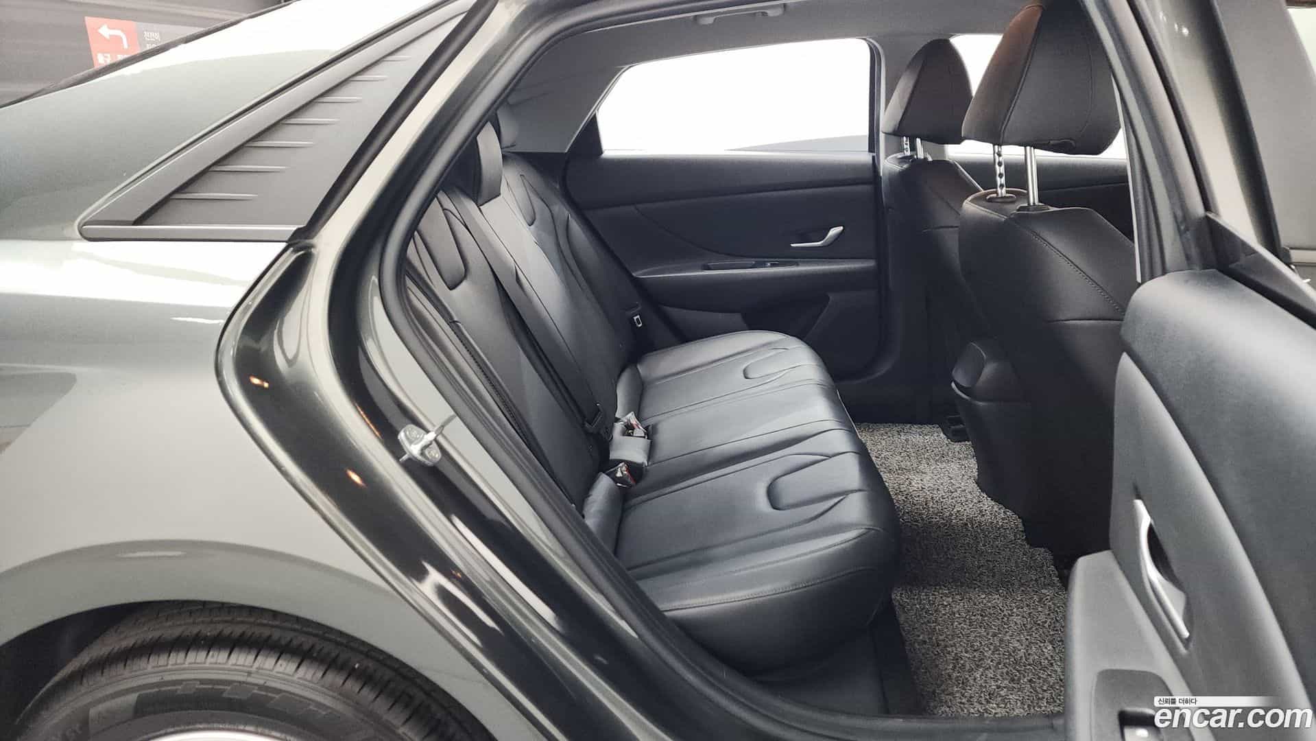 AVANTE Hyundai 2021.4-OPTION-015