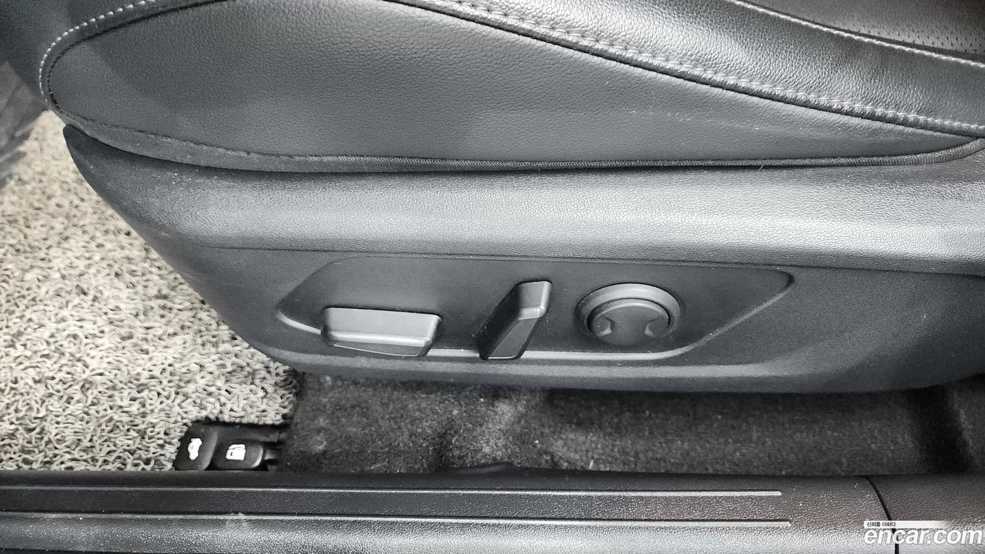 AVANTE Hyundai 2021.4-OPTION-044