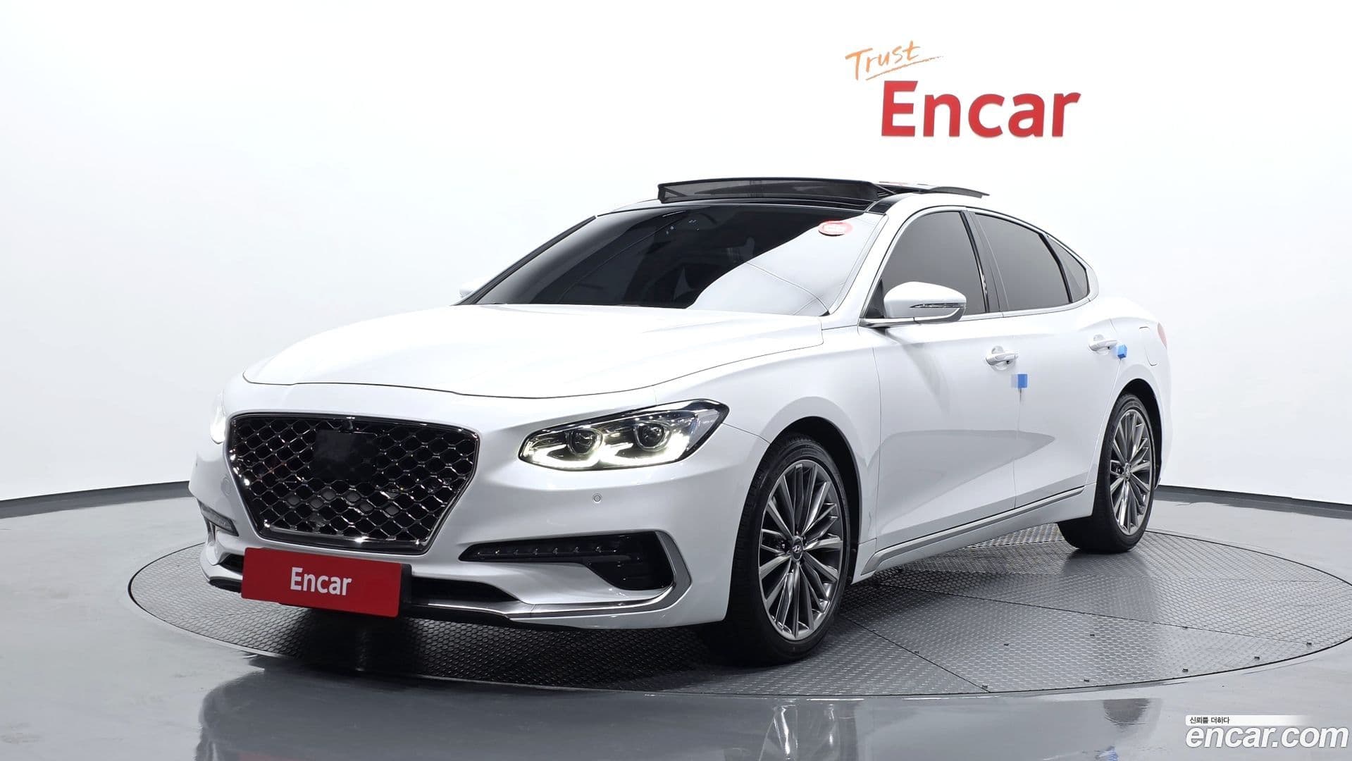 Main__Slider__Photo:Grandeur Hyundai 2018.9-0