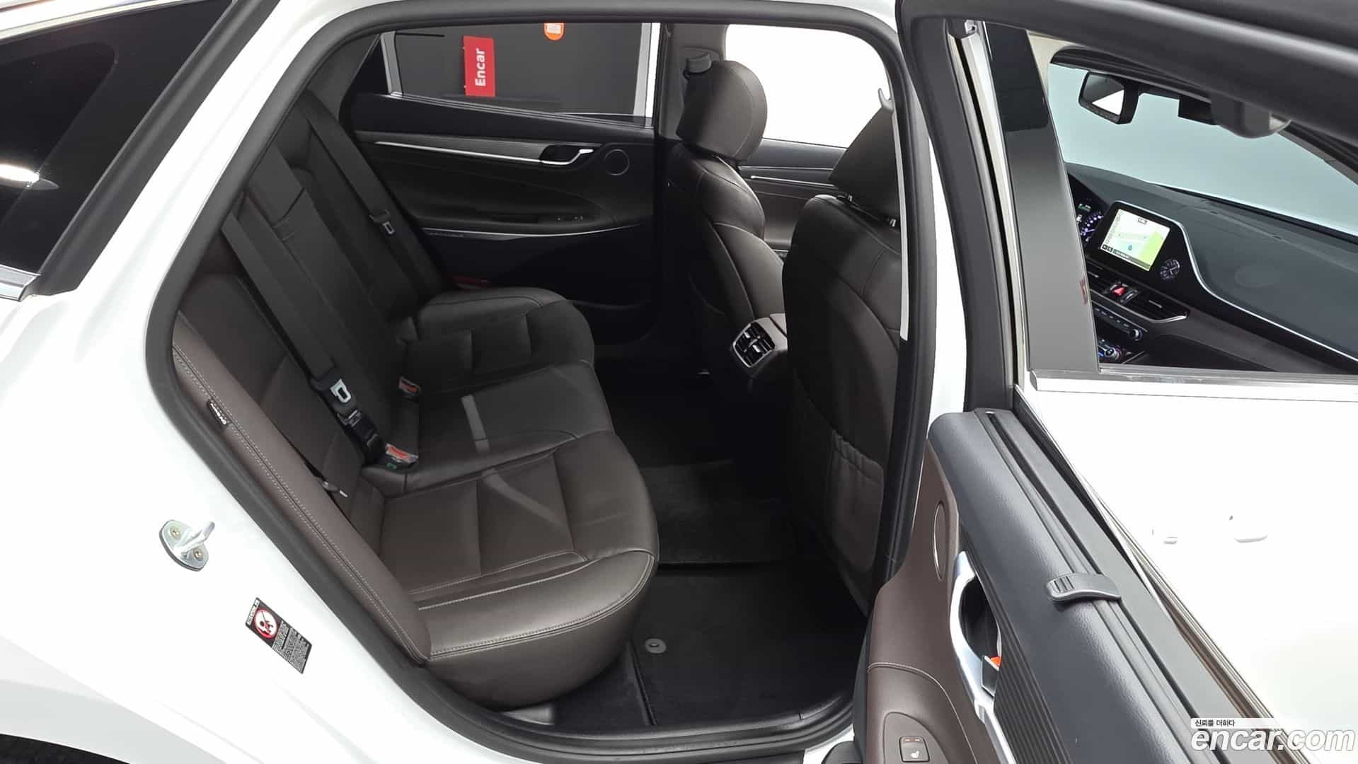 Grandeur Hyundai 2018.9-OPTION-015