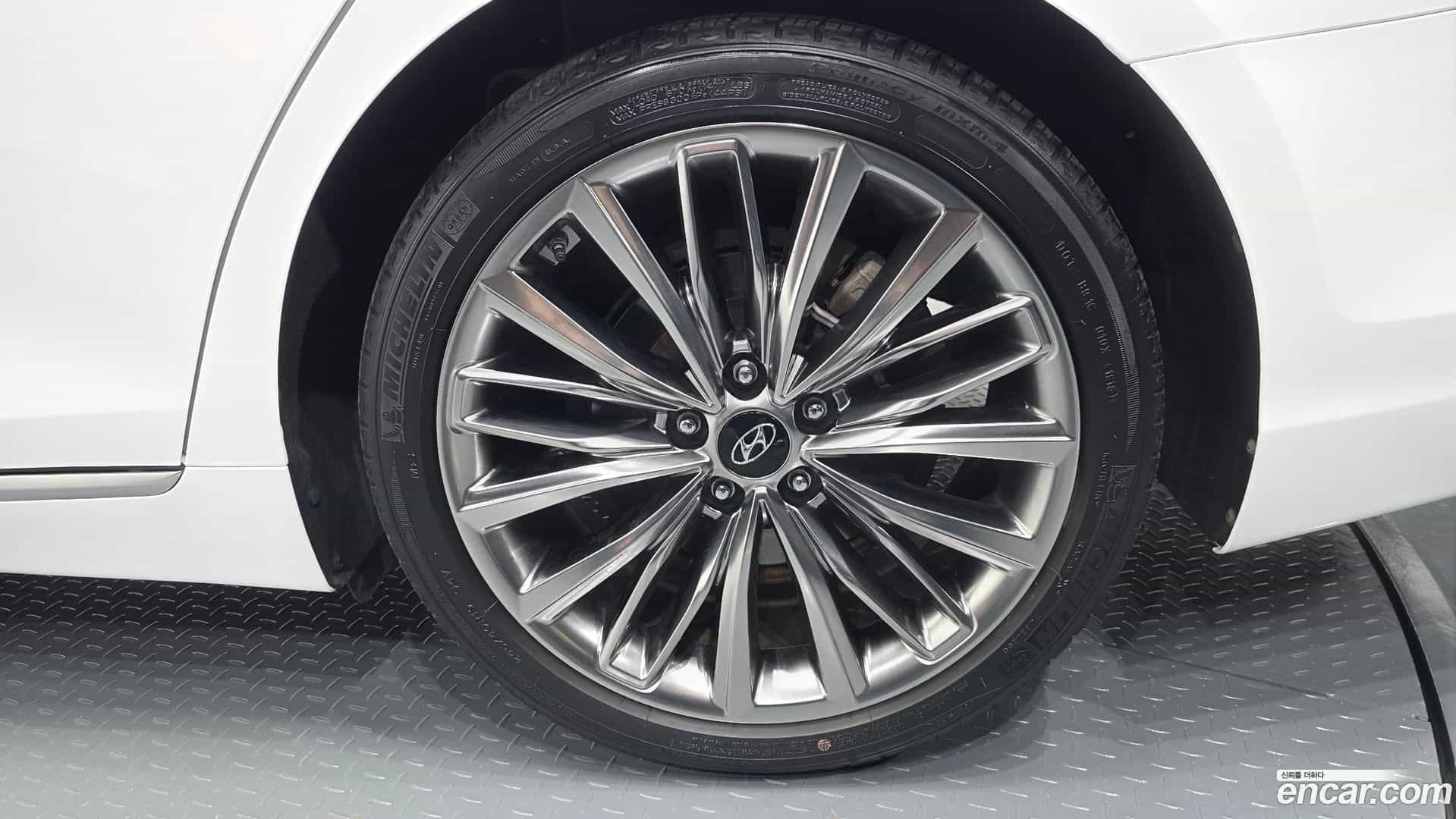 Grandeur Hyundai 2018.9-OUTER-031