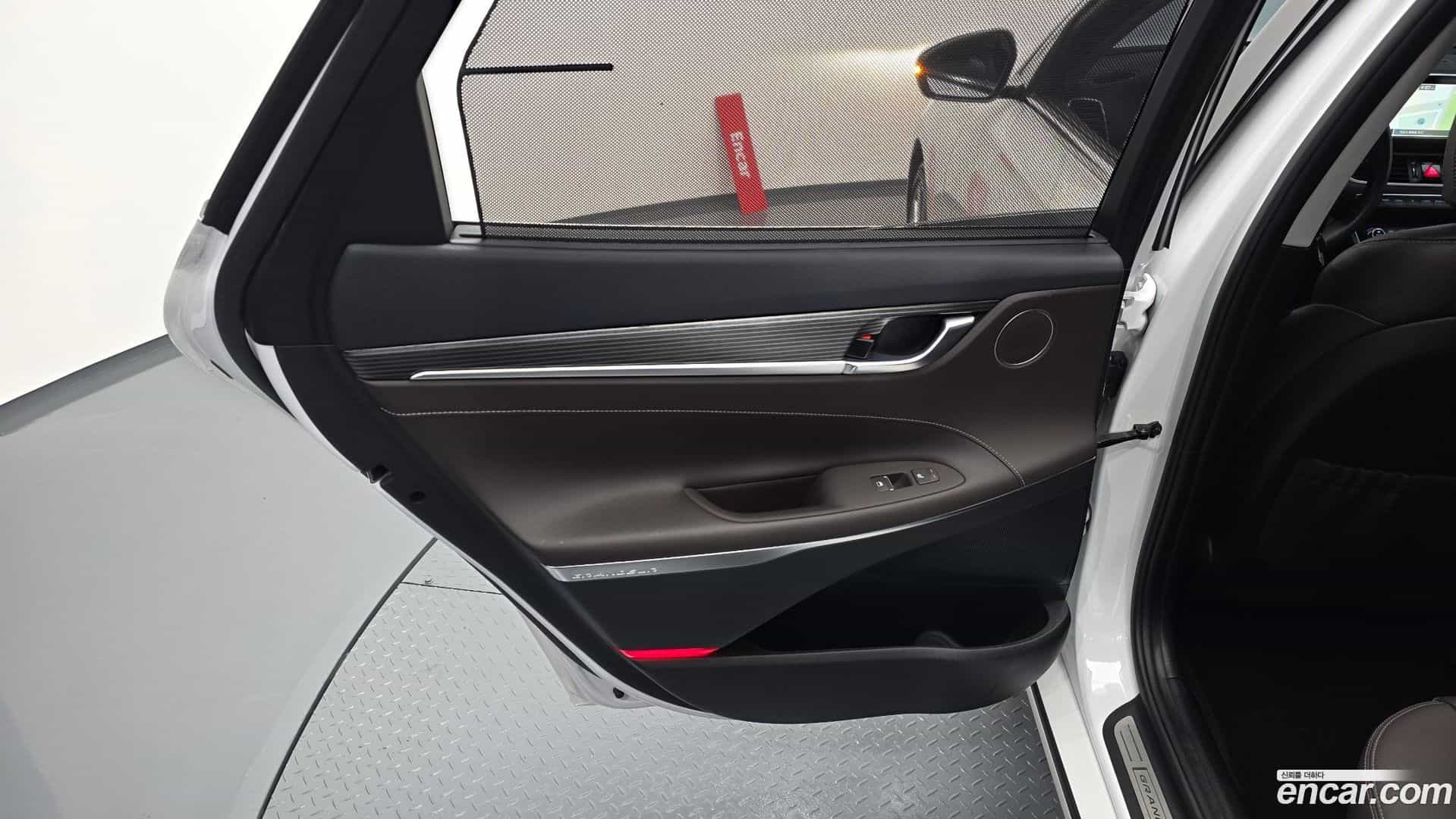 Grandeur Hyundai 2018.9-INNER-035