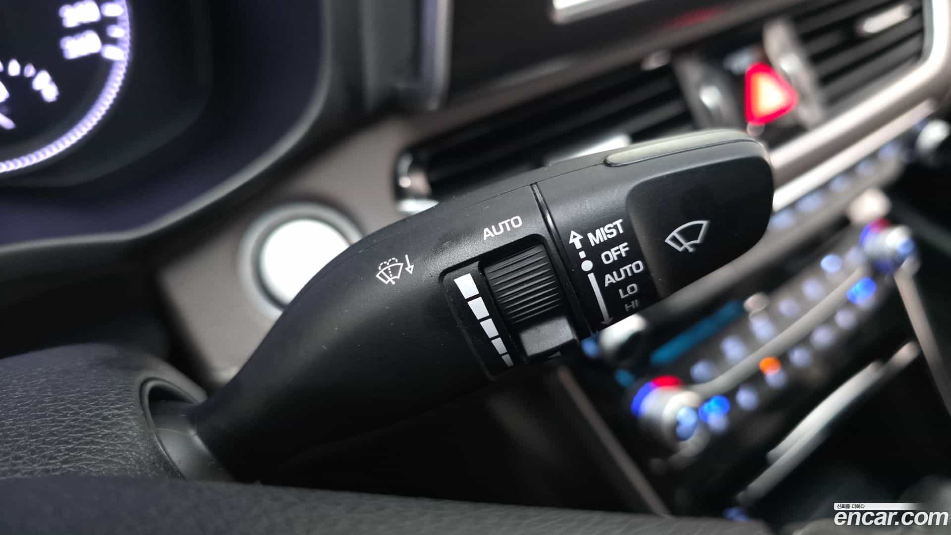 Grandeur Hyundai 2018.9-OPTION-040