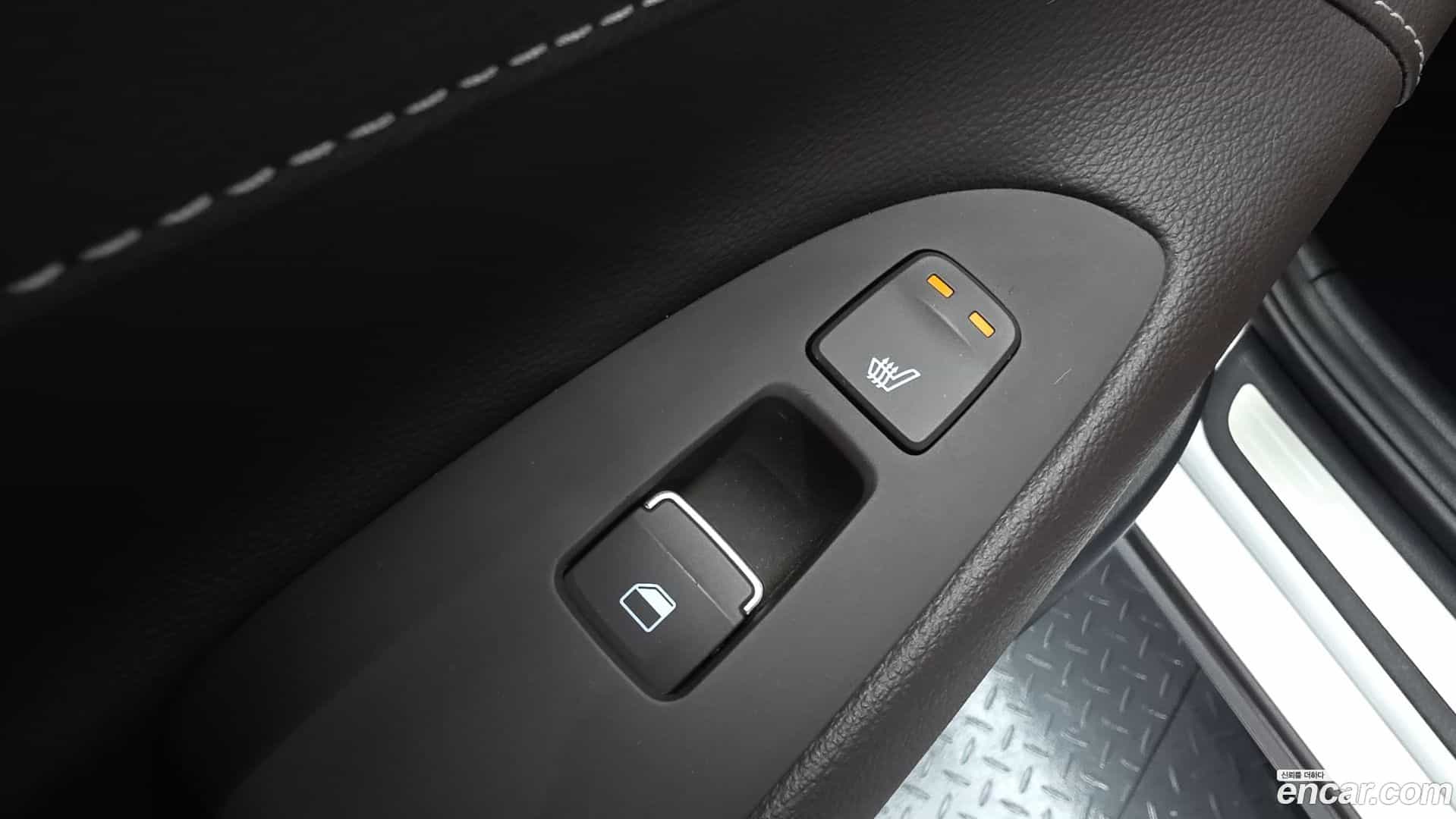 Grandeur Hyundai 2018.9-OPTION-041
