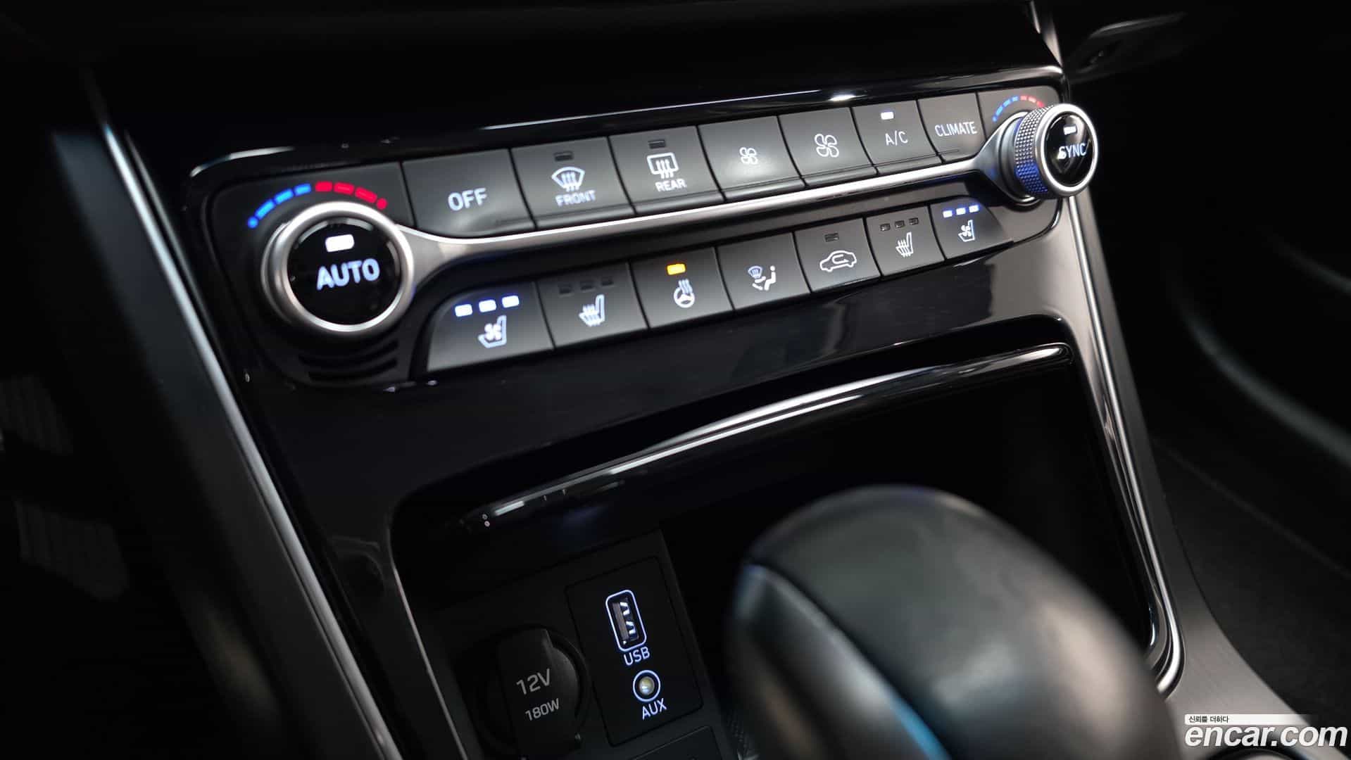 Grandeur Hyundai 2018.9-OPTION-044