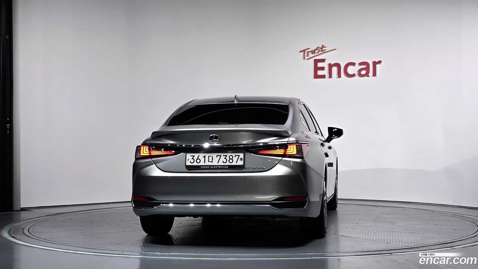 ES Lexus 2024.2-OUTER-004