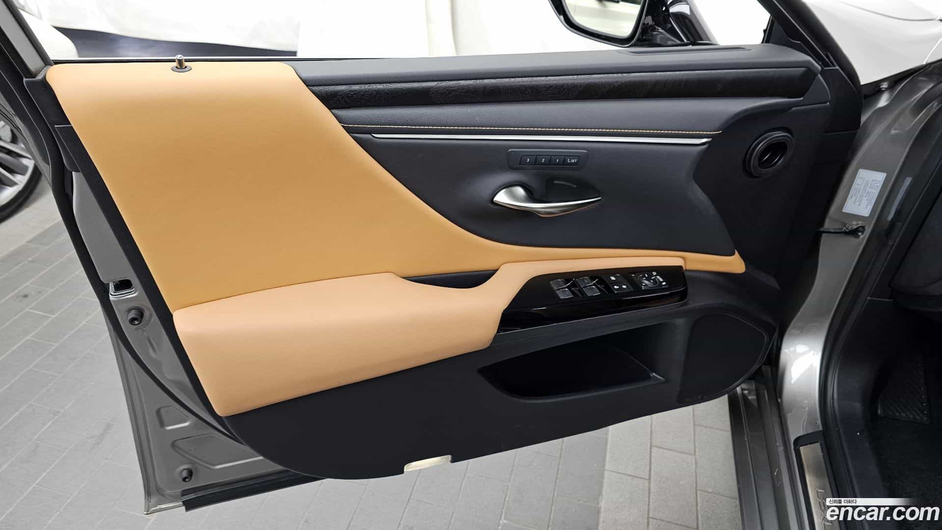 ES Lexus 2024.2-INNER-034