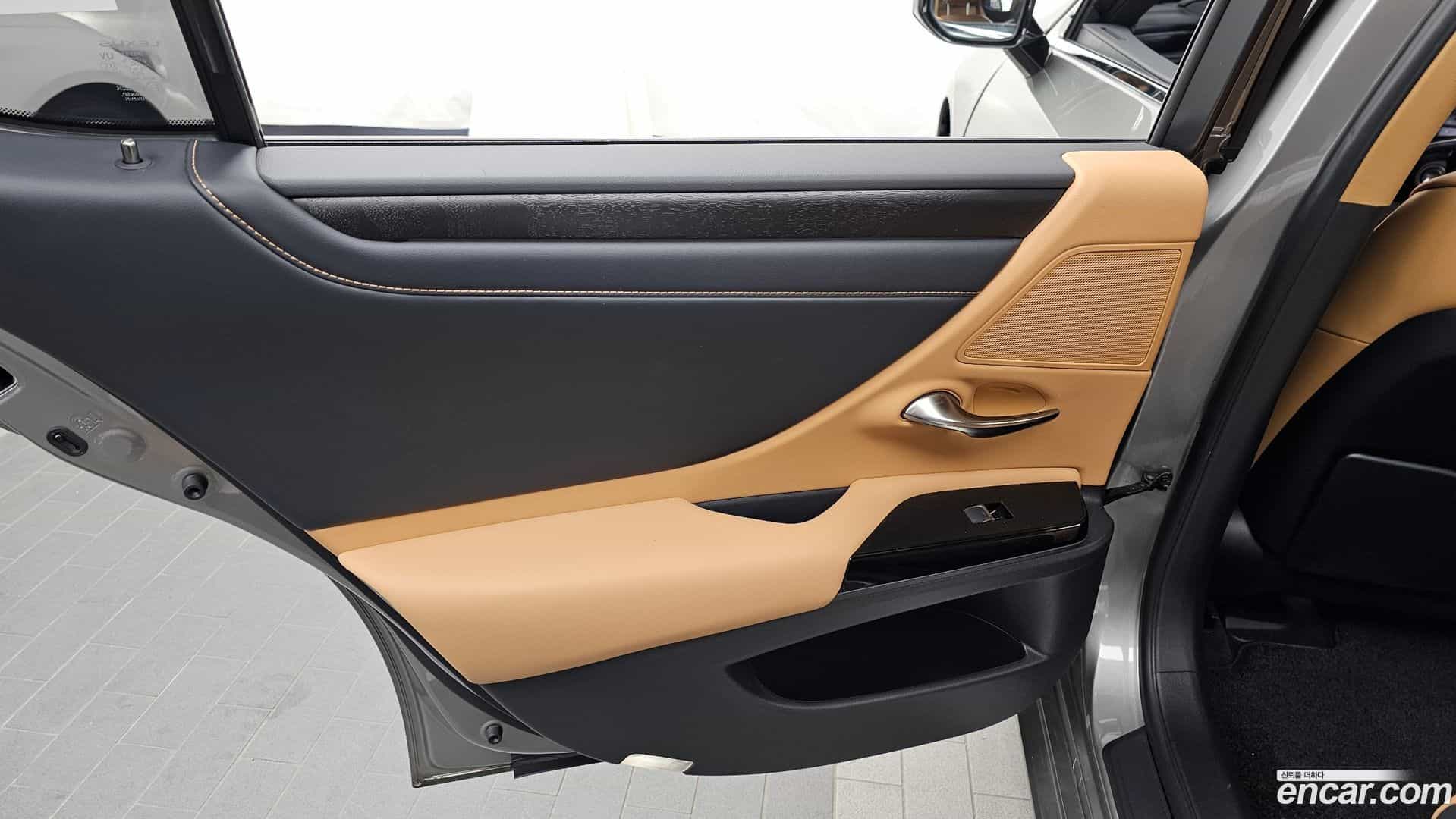 ES Lexus 2024.2-INNER-035