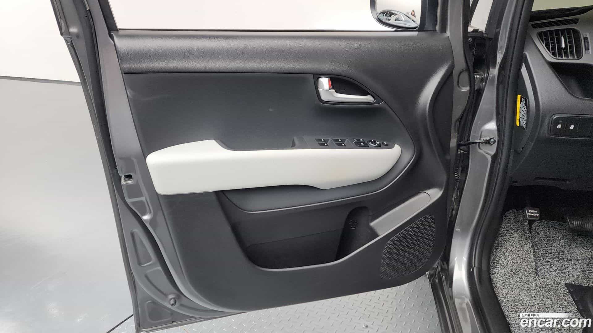 RAY Kia 2023.2-INNER-034