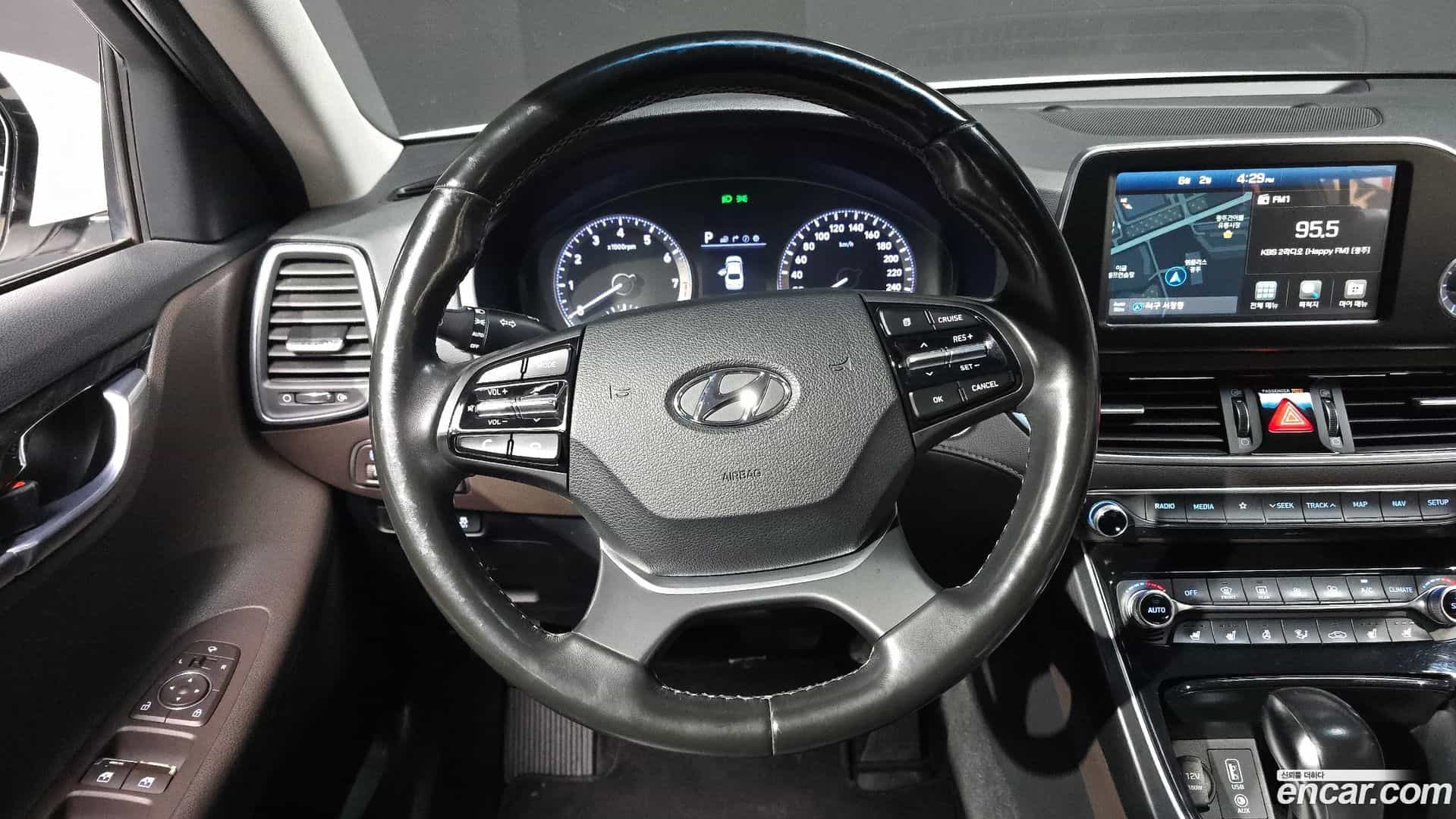 Grandeur Hyundai 2017.5-OPTION-017