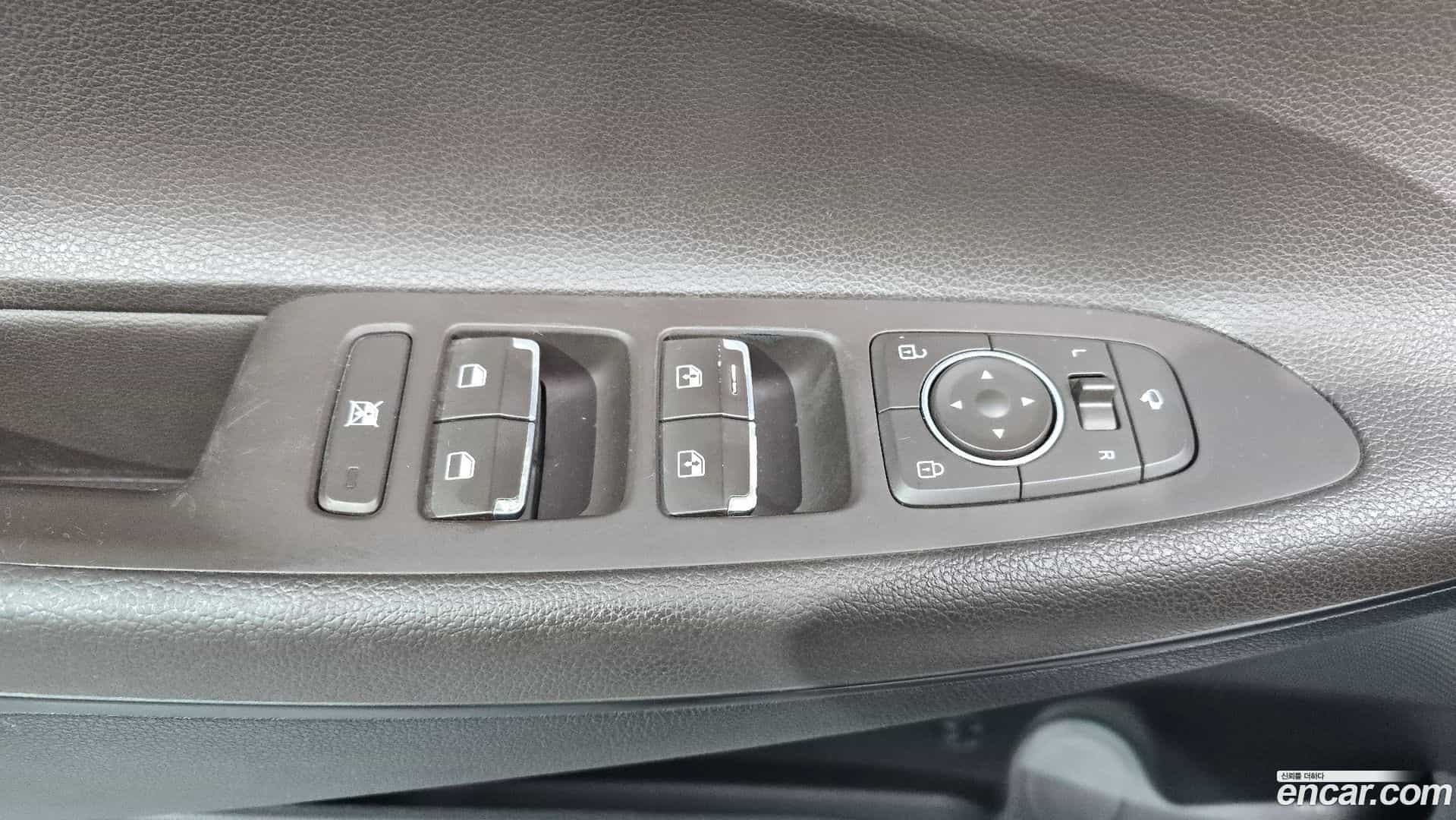 Grandeur Hyundai 2017.5-OPTION-022