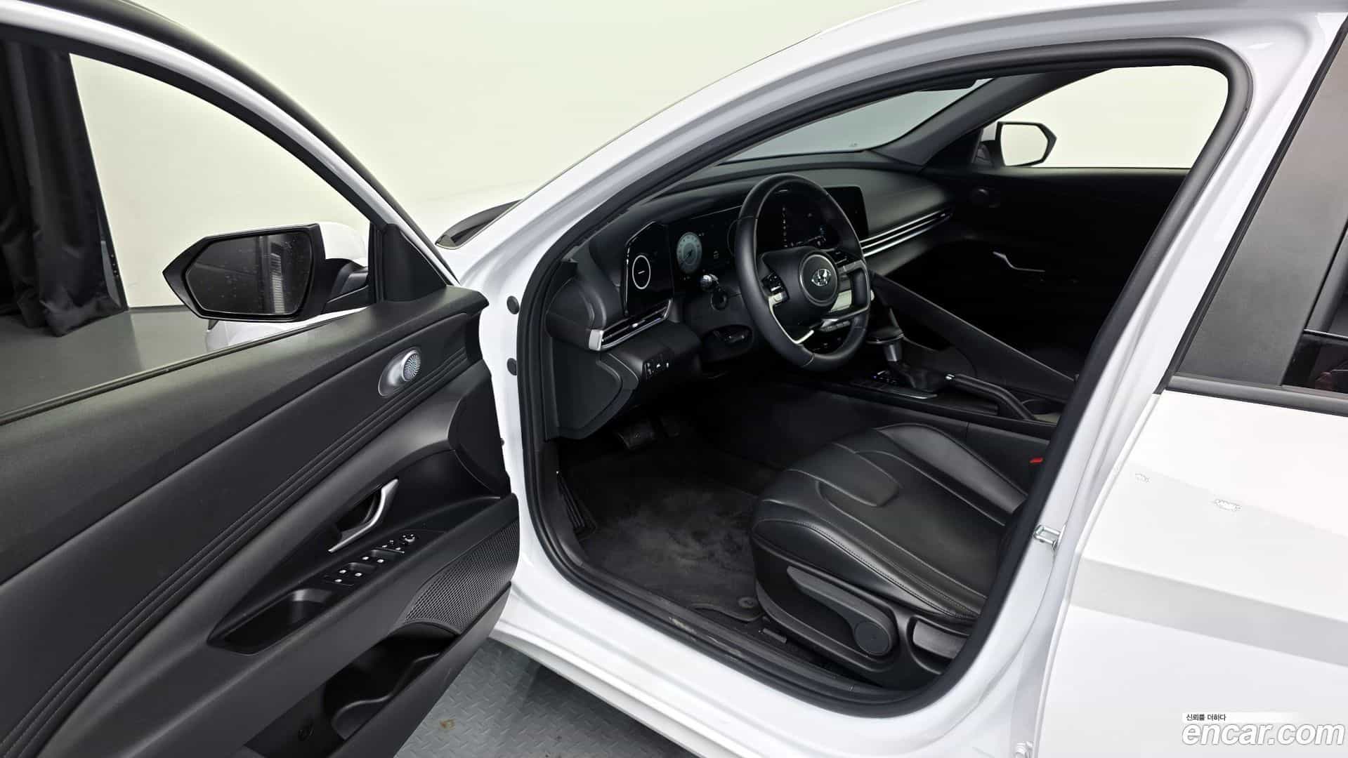 AVANTE Hyundai 2022.0-INNER-010