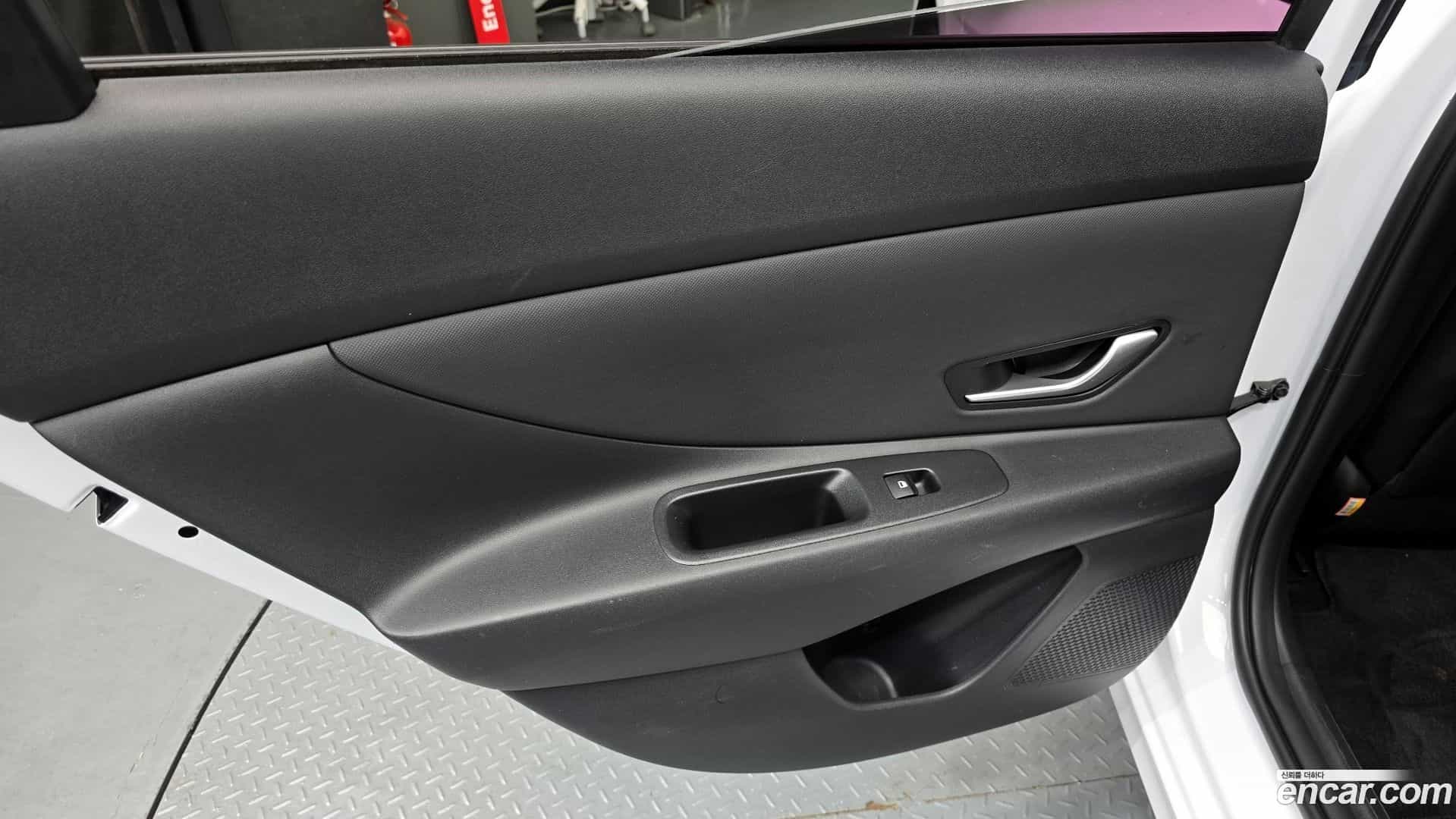 AVANTE Hyundai 2022.0-INNER-035